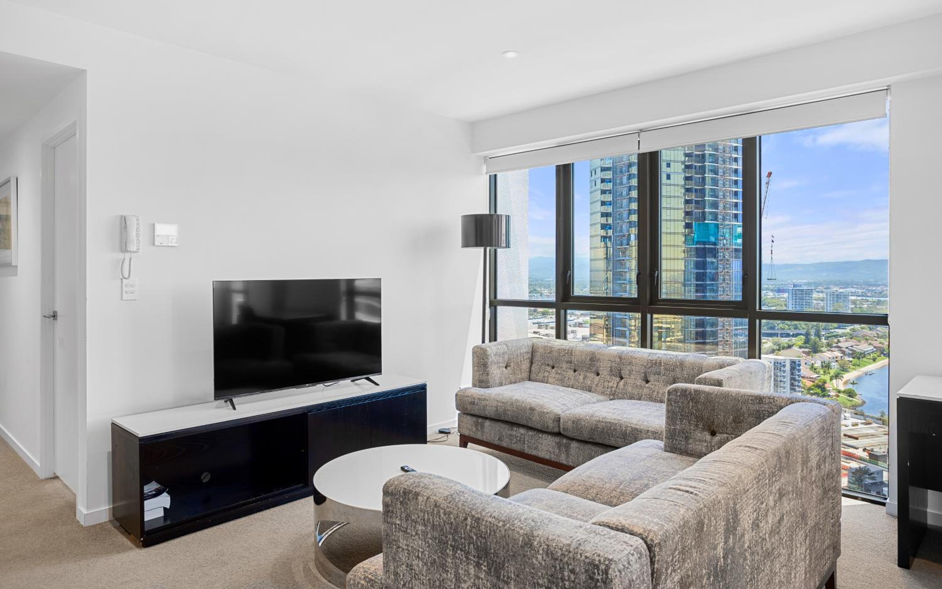 Convenient Located 2 Bedroom Apartment Next to Casino