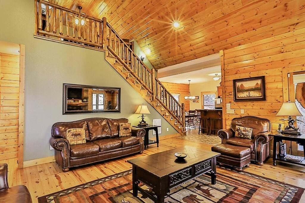 Dog Friendly! Creekside Retreat! Waterfront! view 3