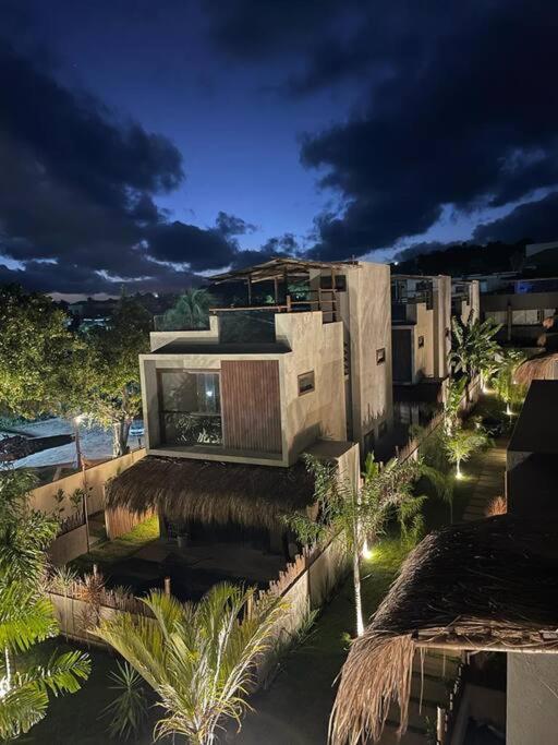 Vida Villa Boutique com piscina & vista mar!