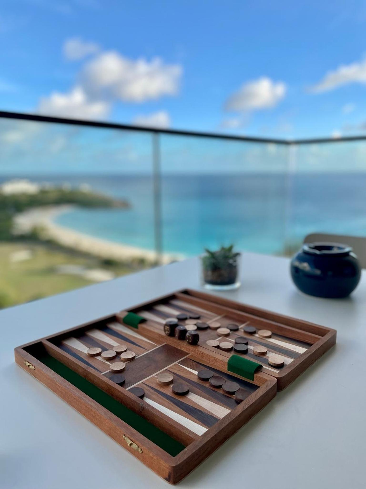 Gorgeous 2 bedroom, 17th floor, with breathtaking view, Fourteen at Mullet Bay view 2
