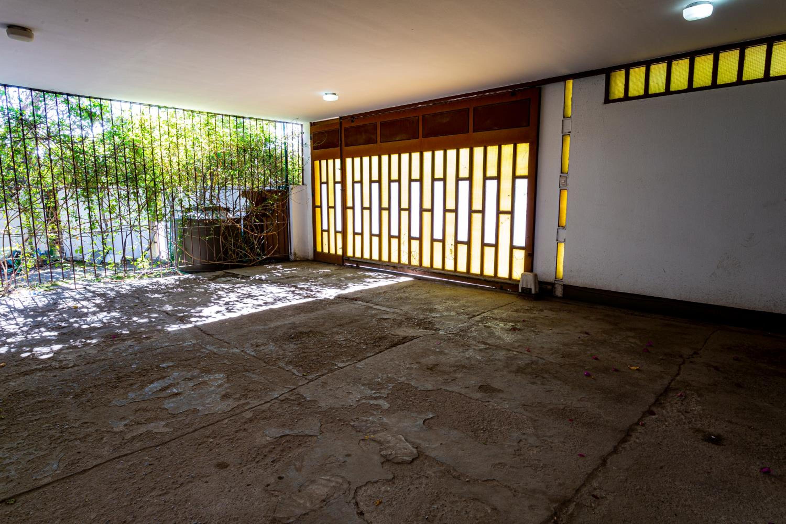 Casa Grande con estacionamiento