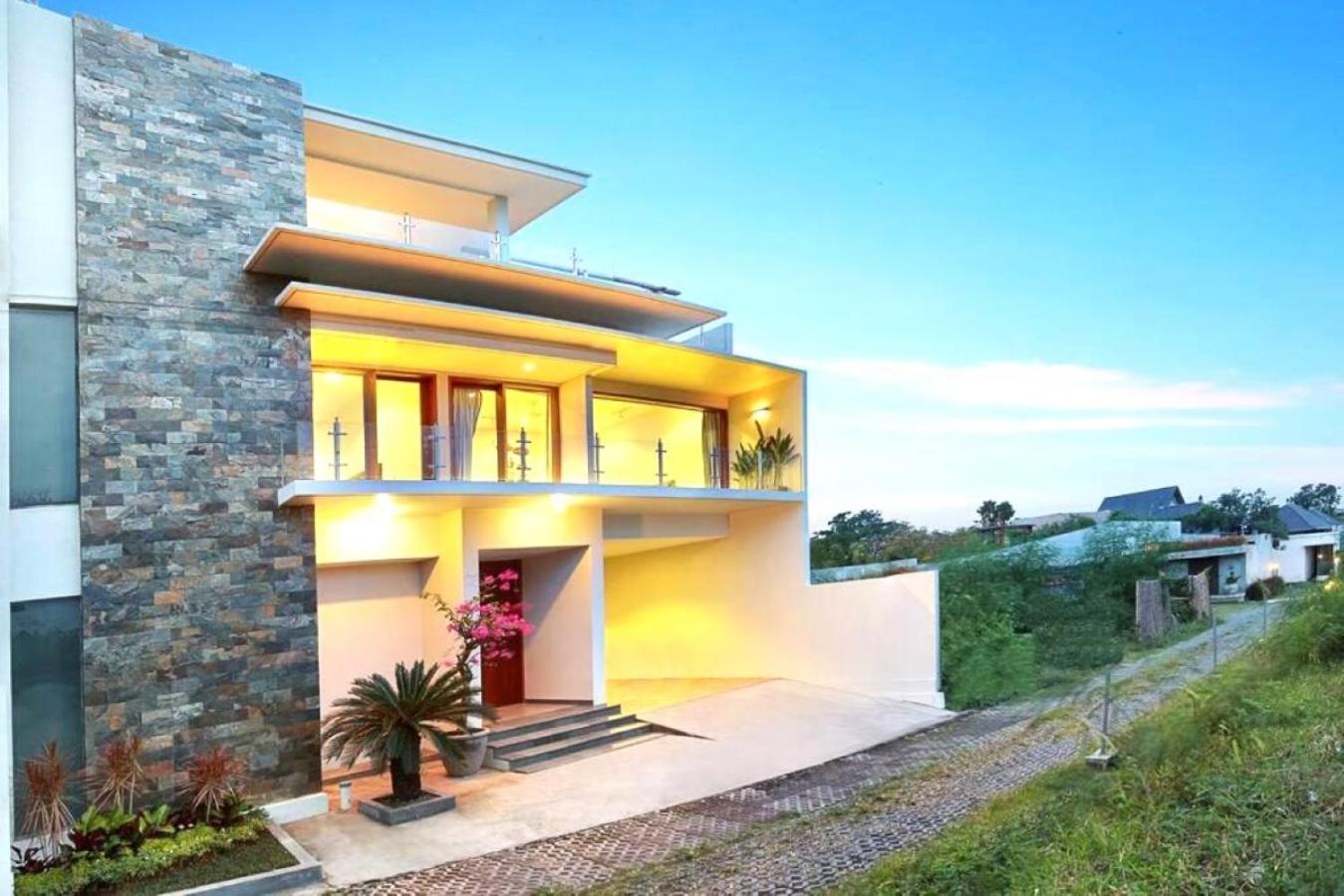 Villa Rainbow Runner