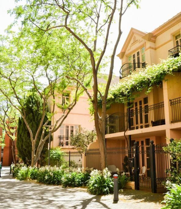 Charlie on Charlick - Fully Renovated 1BR Apt