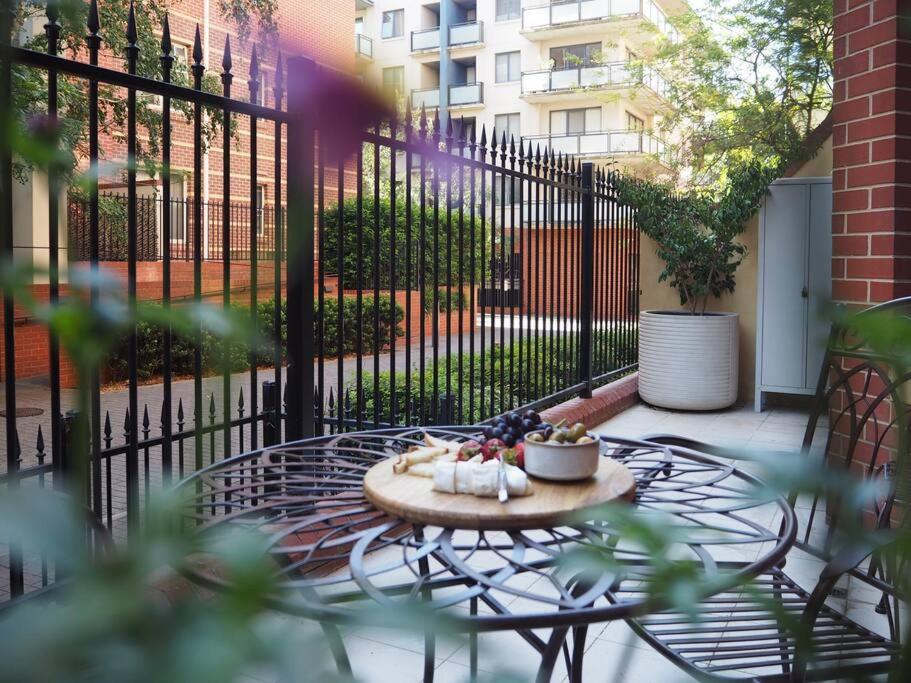 Charlie on Charlick - Fully Renovated 1BR Apt