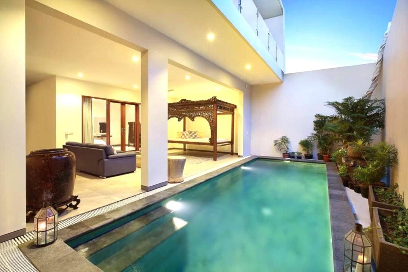 Villa Rainbow Runner