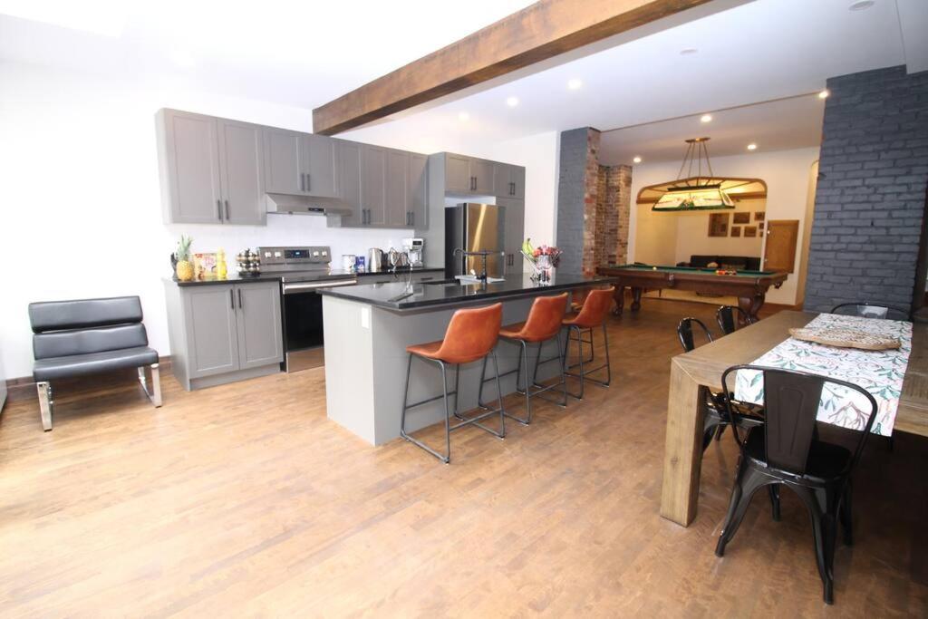 Charm & Luxury Vacation Headquarters to Downtown!