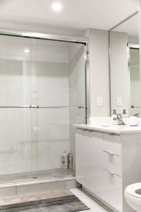 Charm & Luxury Vacation Headquarters to Downtown!