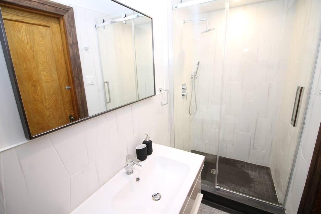 Charm & Luxury Vacation Headquarters to Downtown!