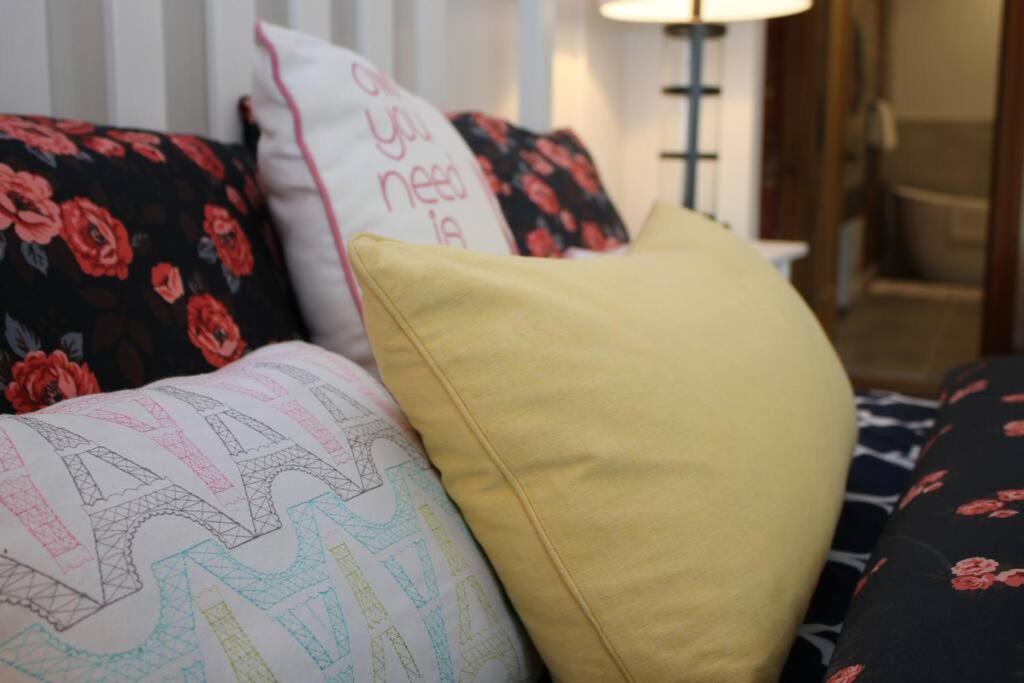 Charm & Luxury Vacation Headquarters to Downtown!