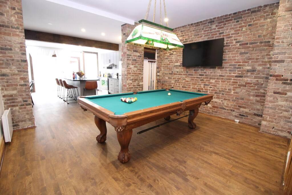 Charm & Luxury Vacation Headquarters to Downtown!
