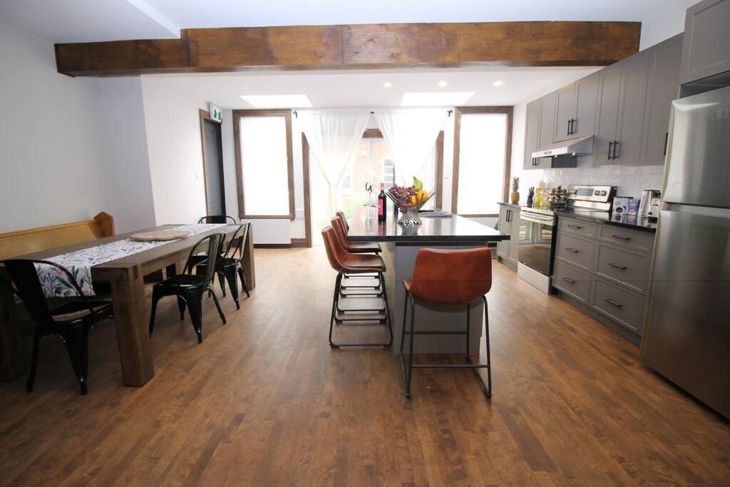 Charm & Luxury Vacation Headquarters to Downtown!