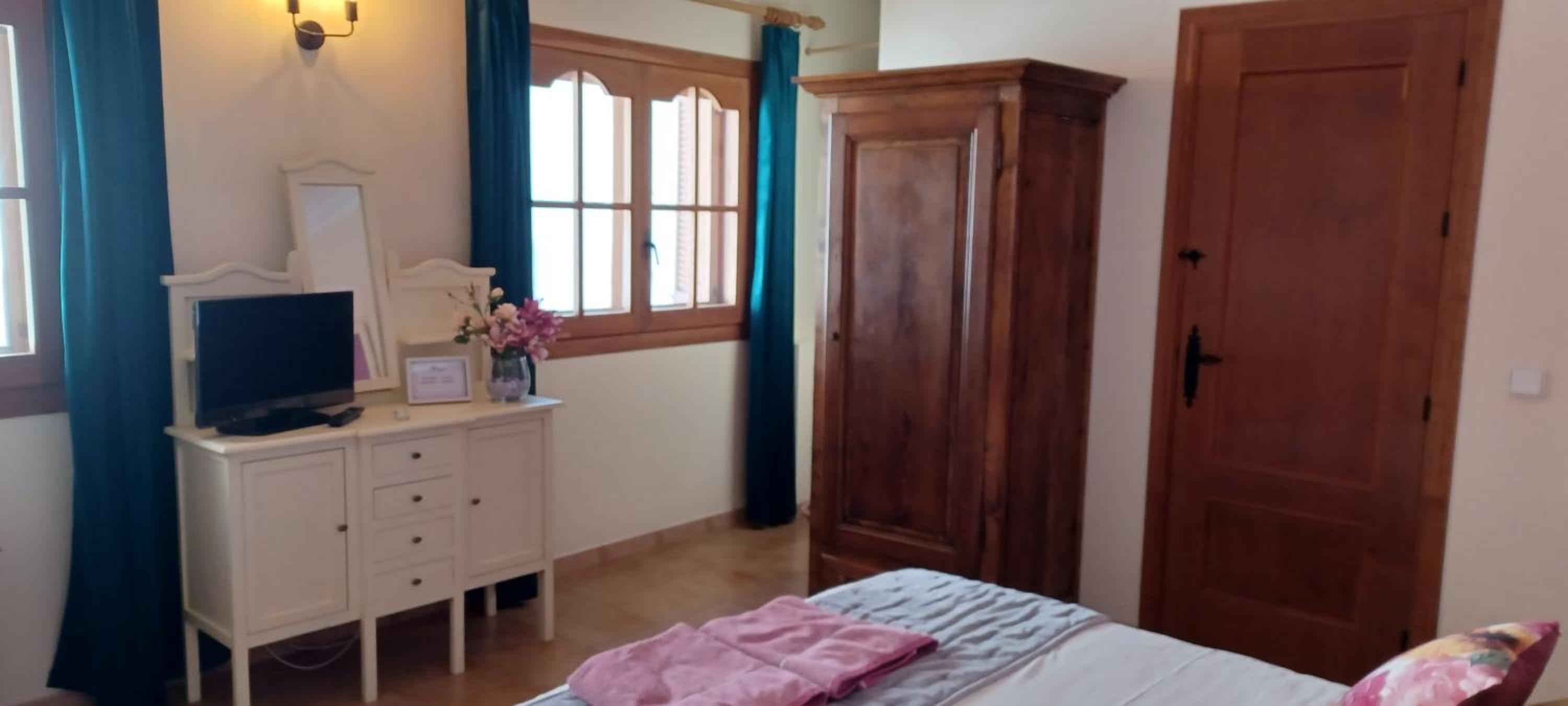 Casa Roble B&B