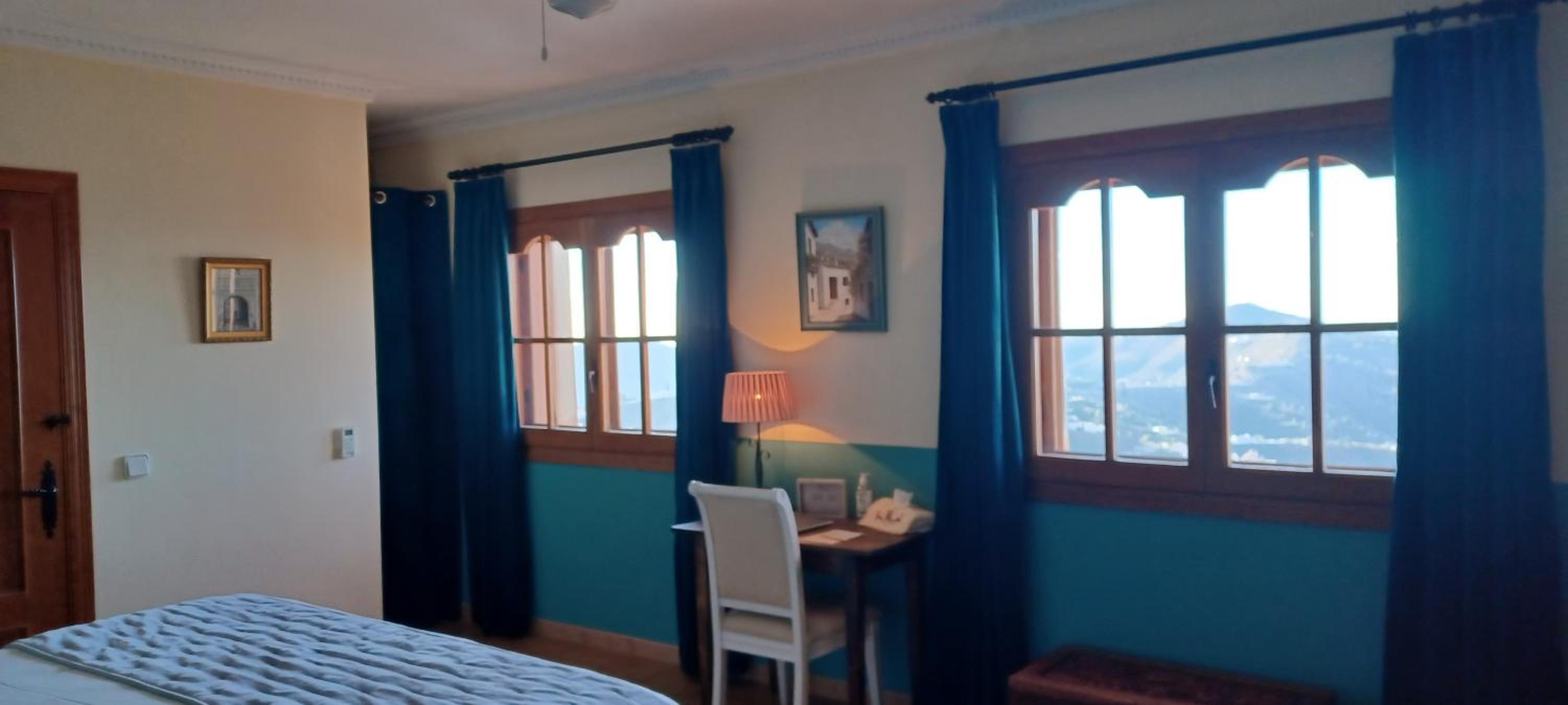Casa Roble B&B