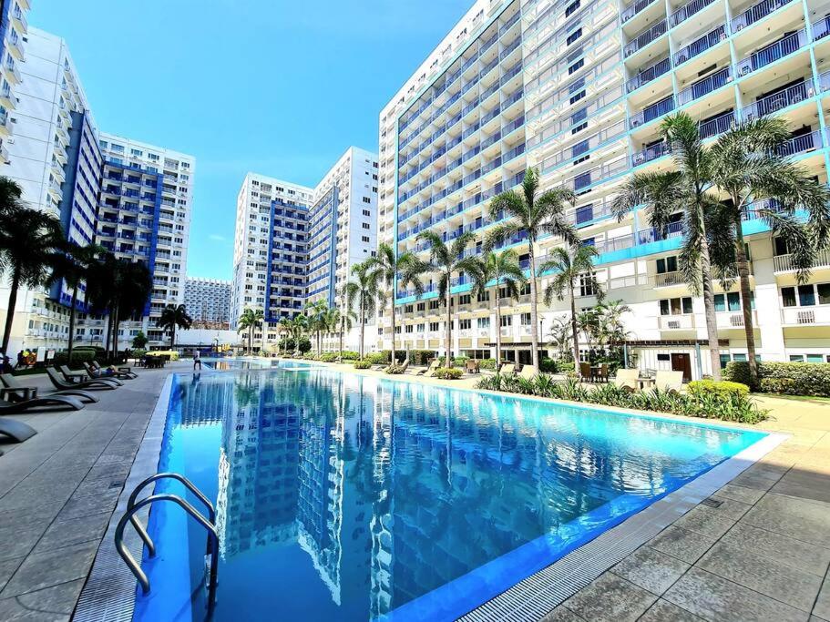 Overlooking MOA 2 beds hotel like condo Fastnet view 4