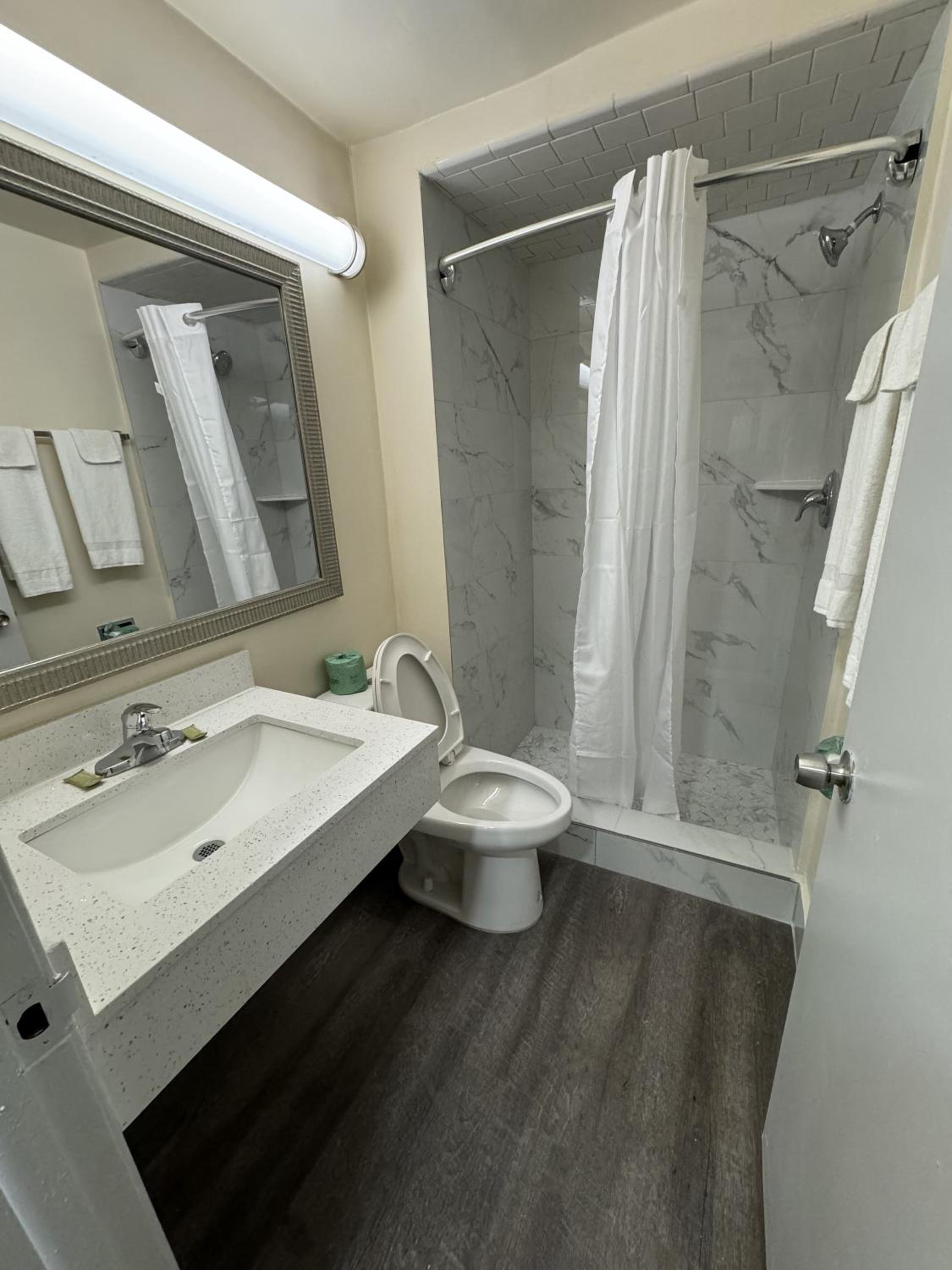 James River Inn  Suites - Property Image 12