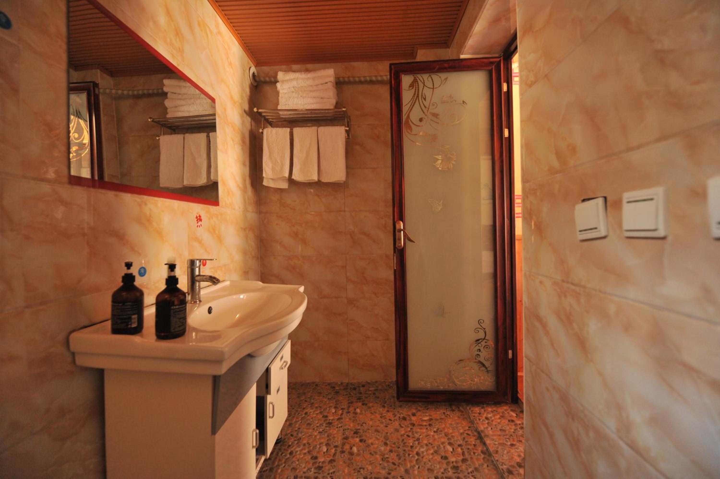 TIBET Guest house 虎跳峡卓玛客栈