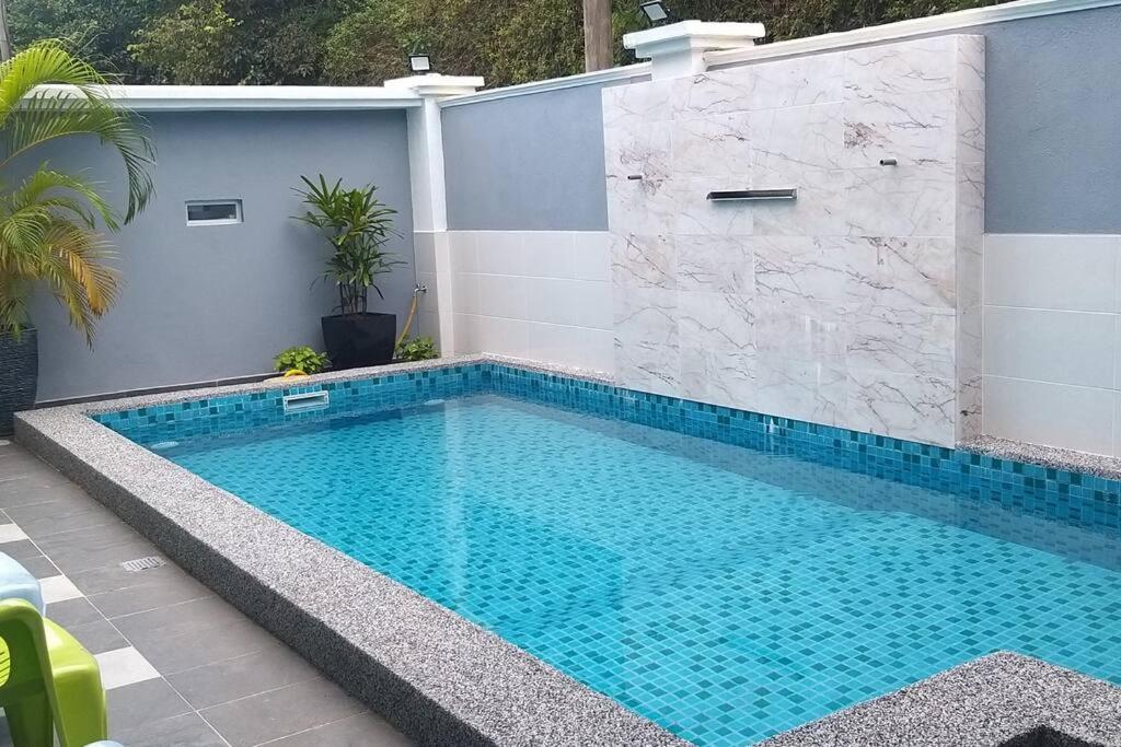 Homestay with pool kuantan photo 5
