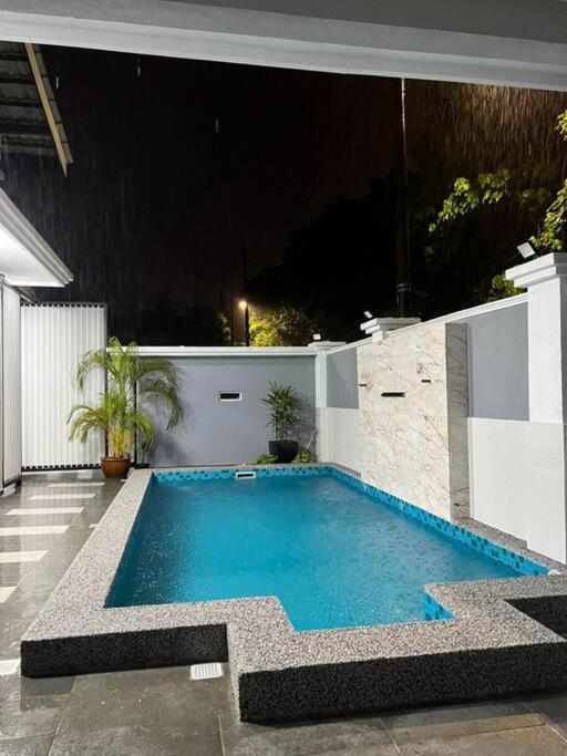 Homestay with pool kuantan photo 4