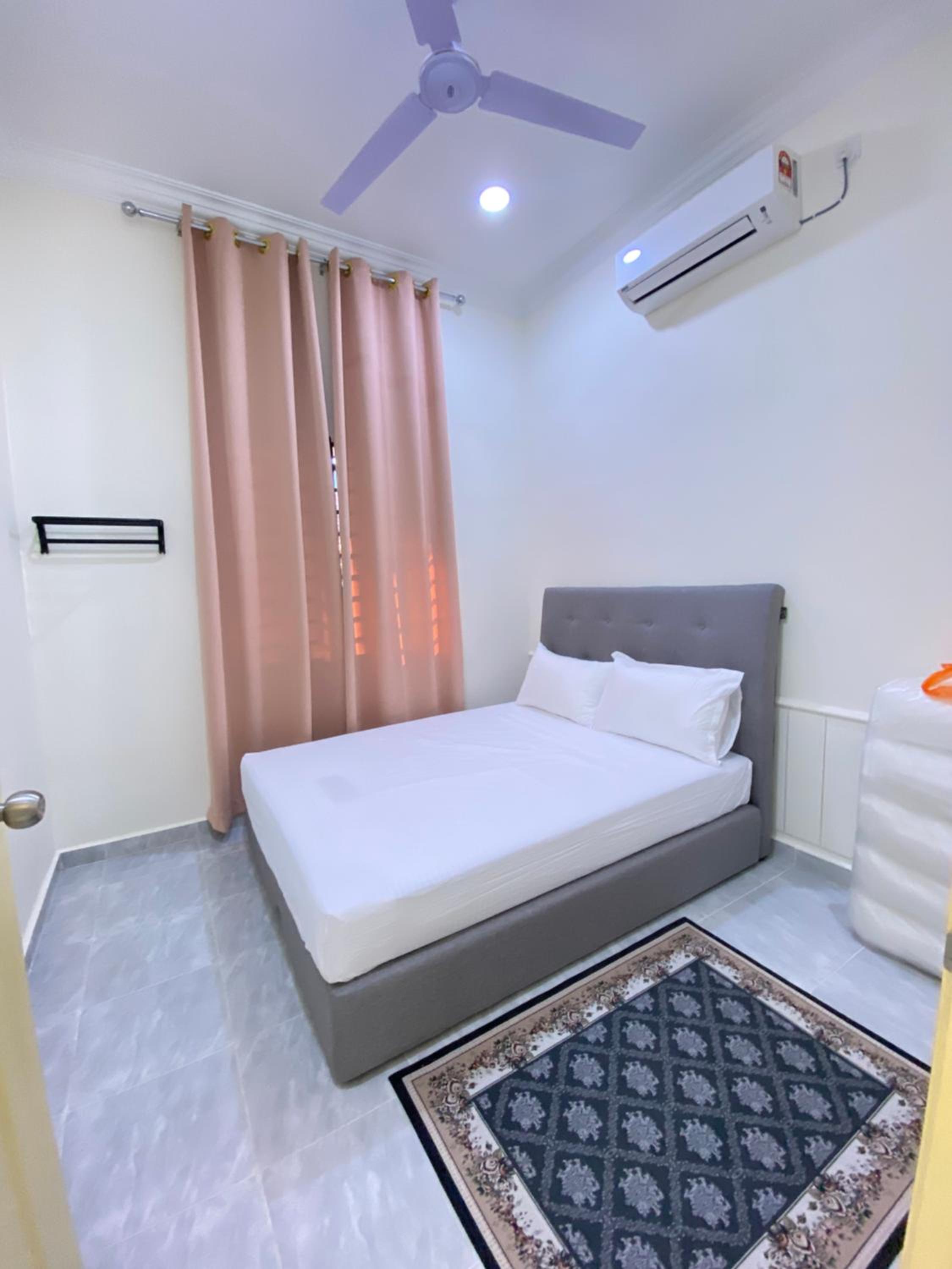CIKNA’s TINY HOUSE photo 3