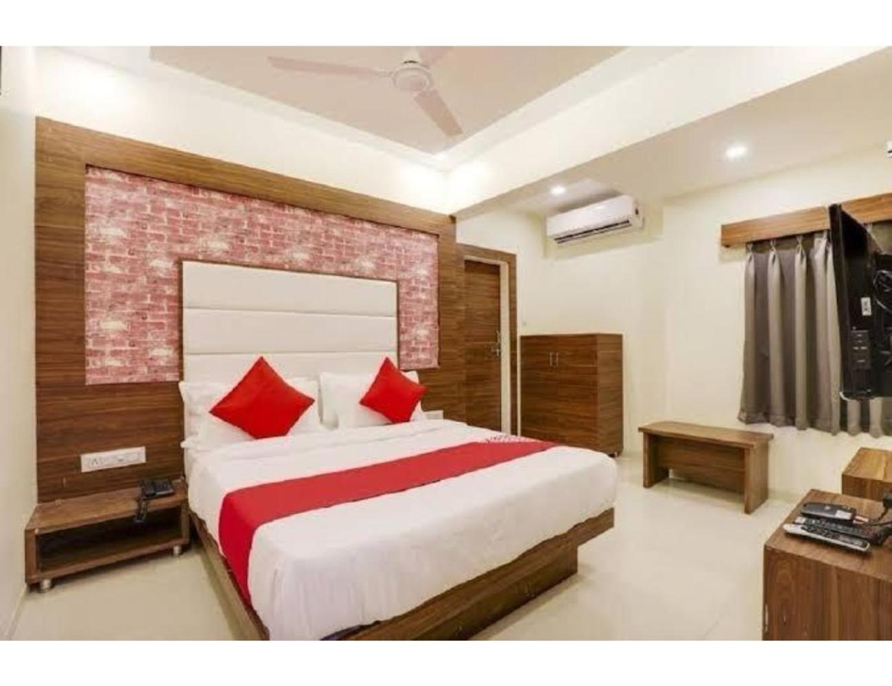 Hotel Grand, Vadodara view 4