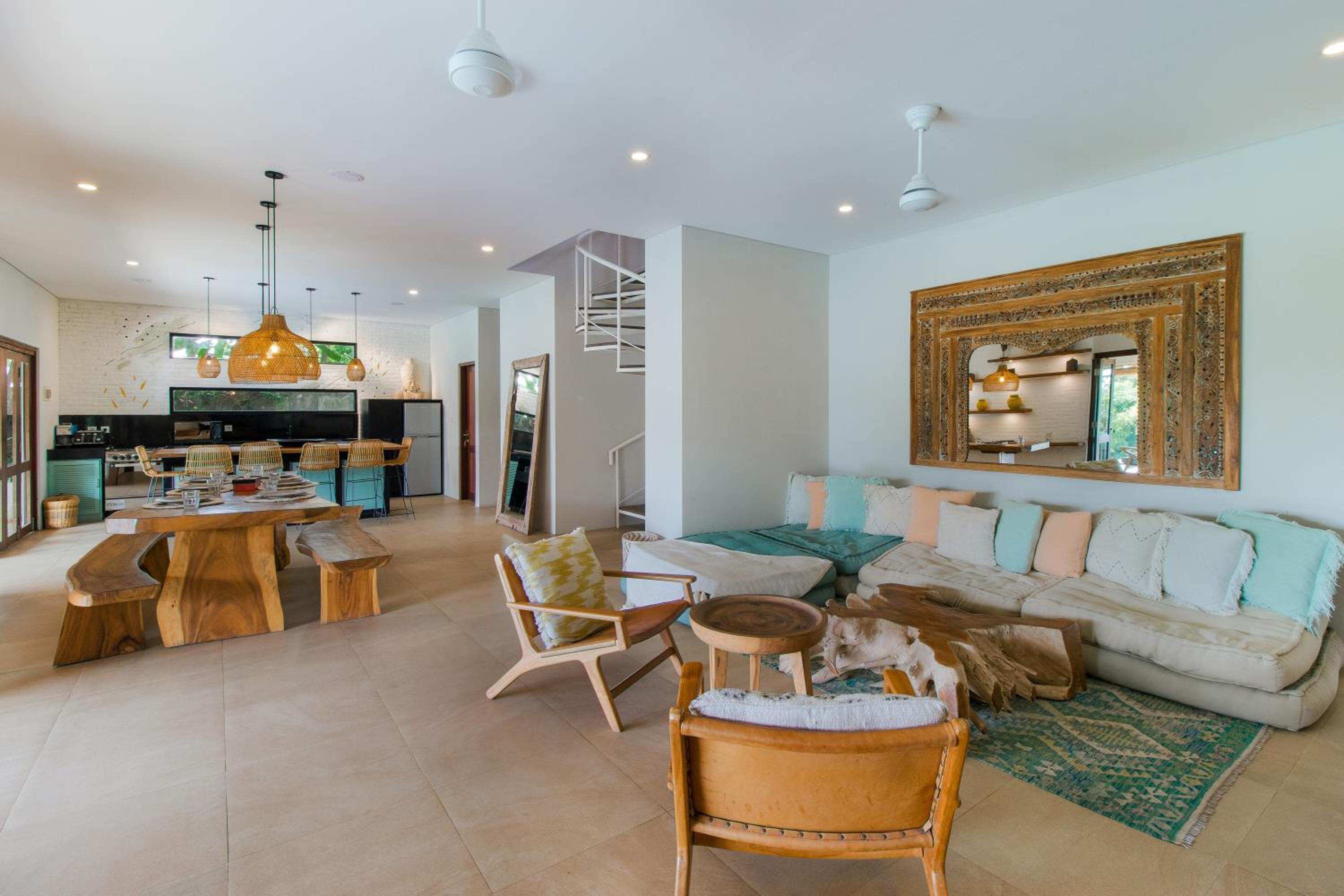 Rice Paddy View, 3 Br, Sleeps 6, Walk to Cafes