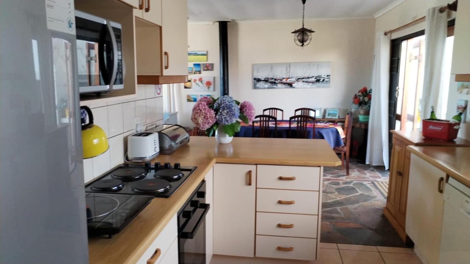 Uninterrupted sea views - and electricity backup! view 5