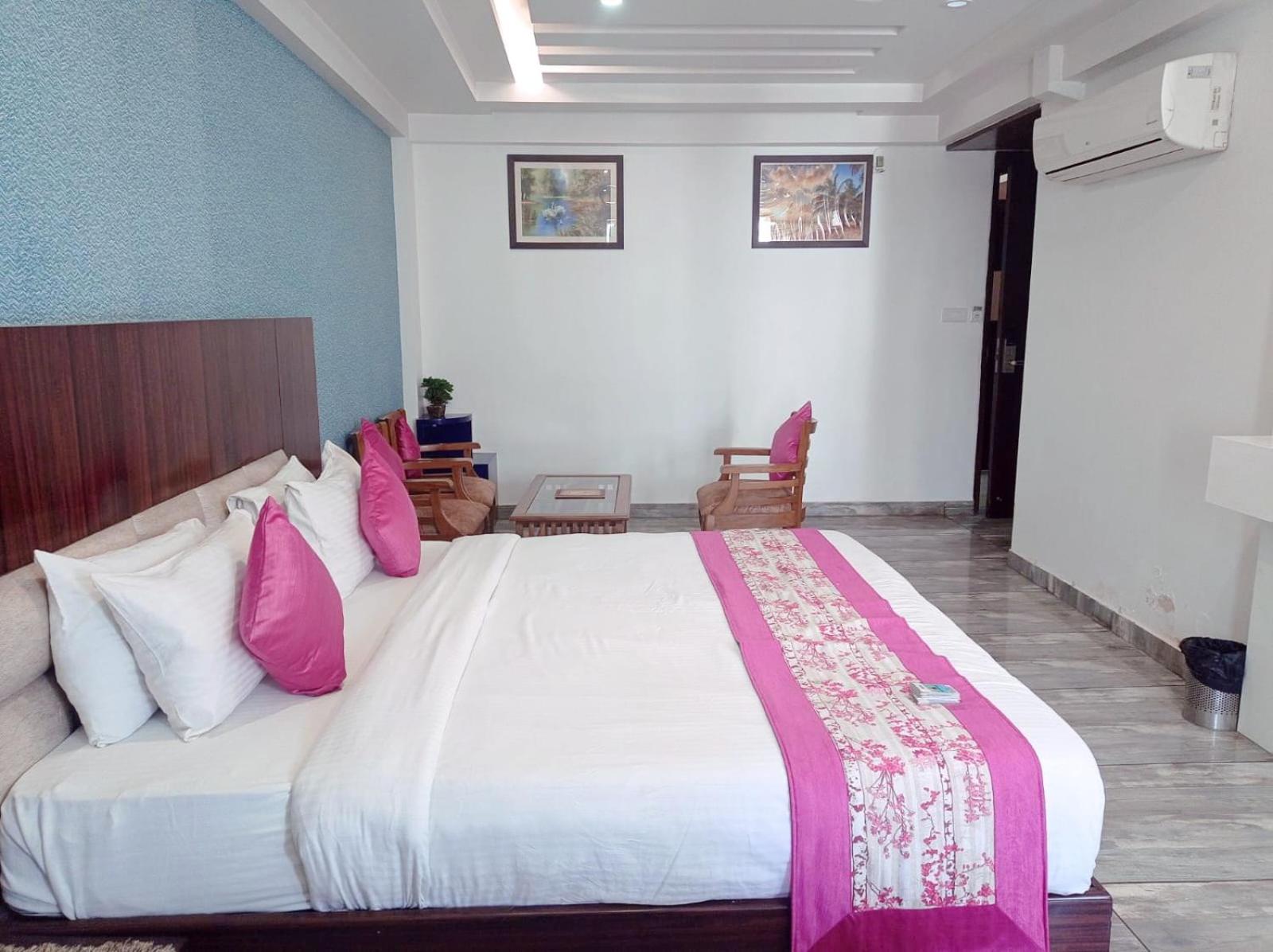 Hotel SGT Plaza
