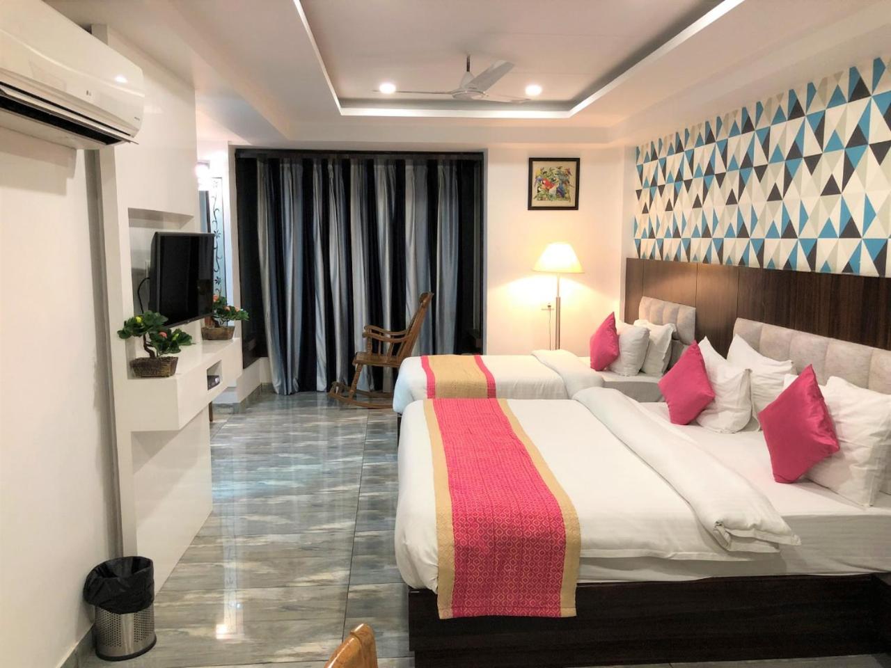 Hotel SGT Plaza