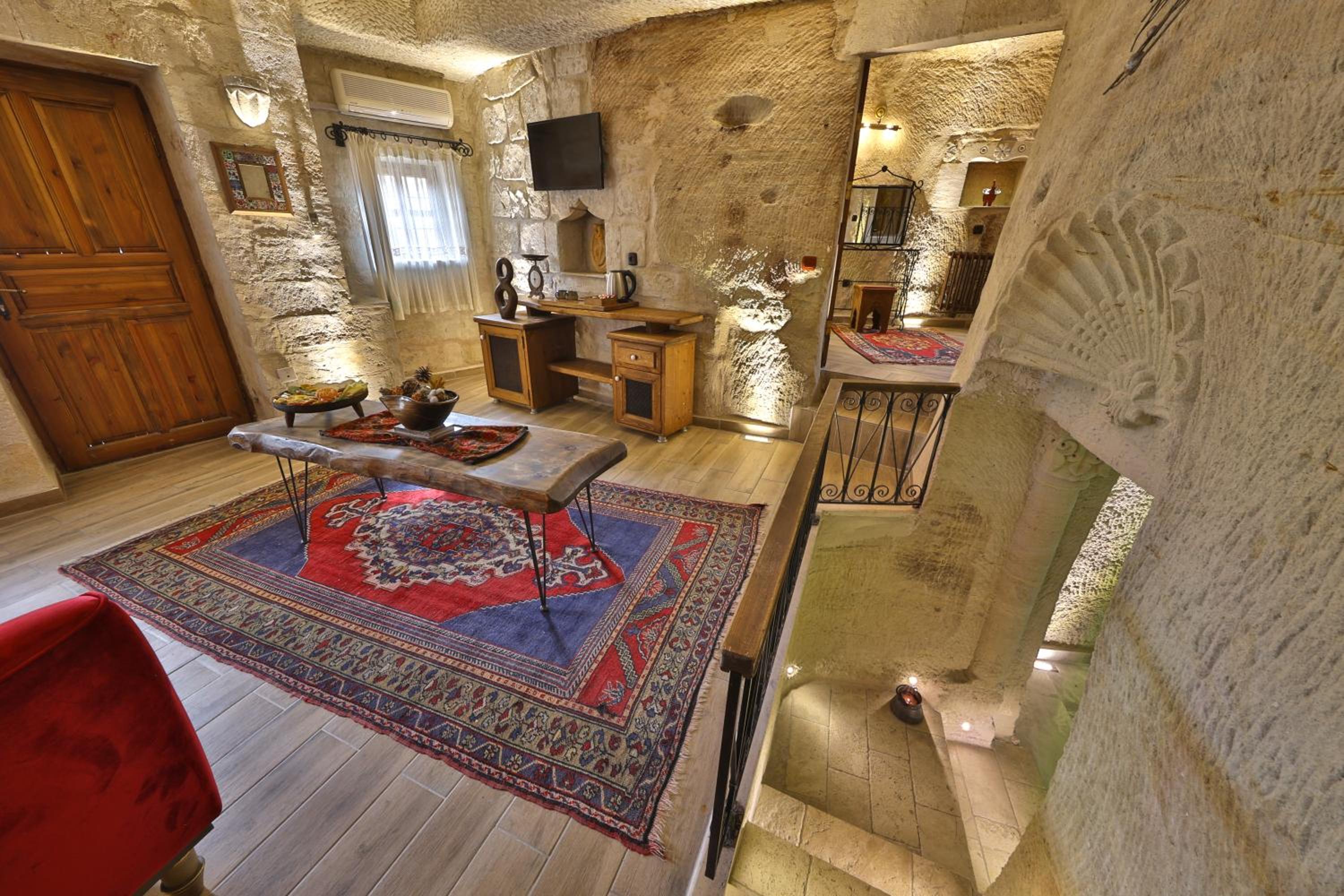 Divan Cave House - Image 61