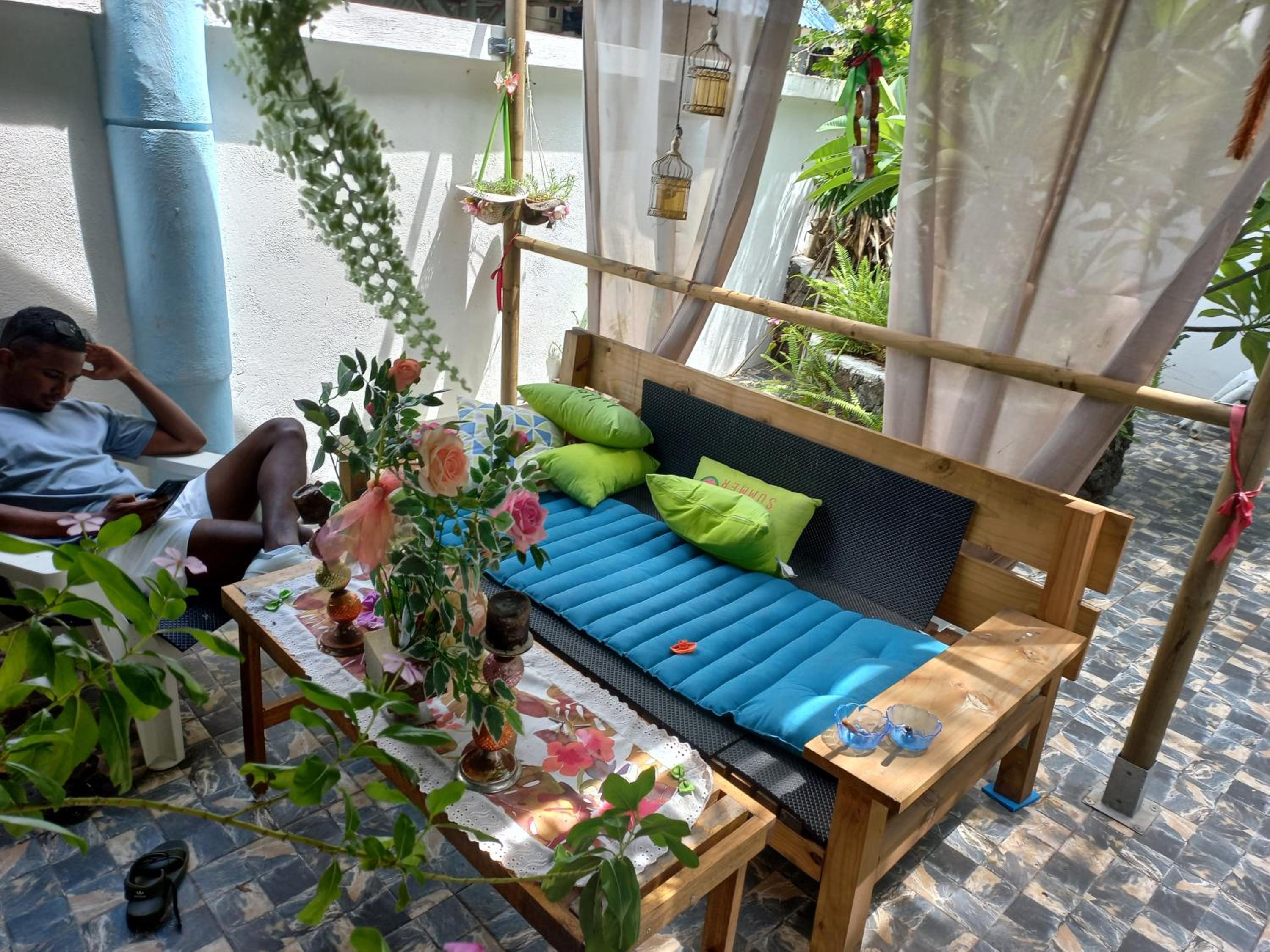 Open Air Café & Apartments
