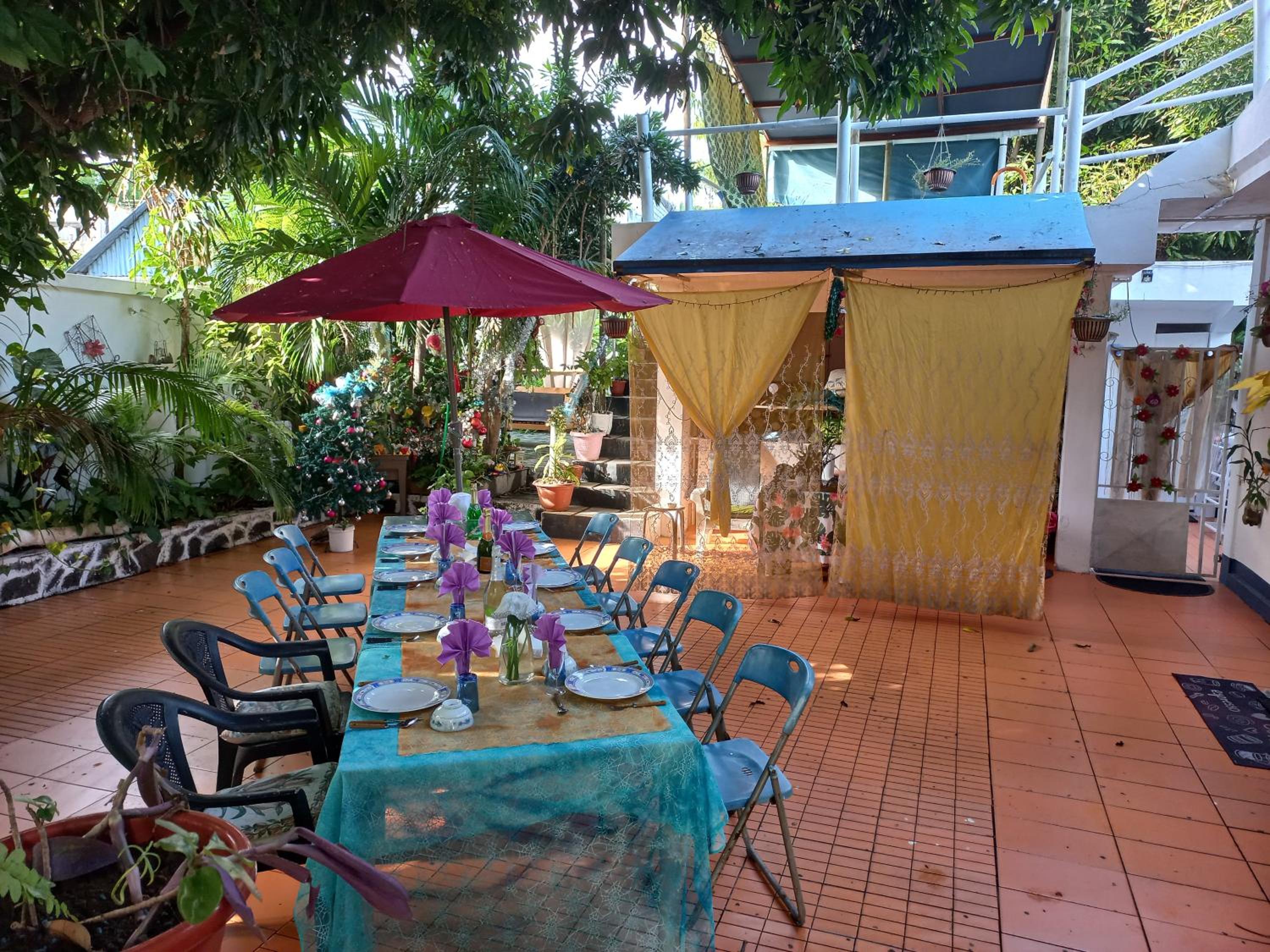 Open Air Café & Apartments