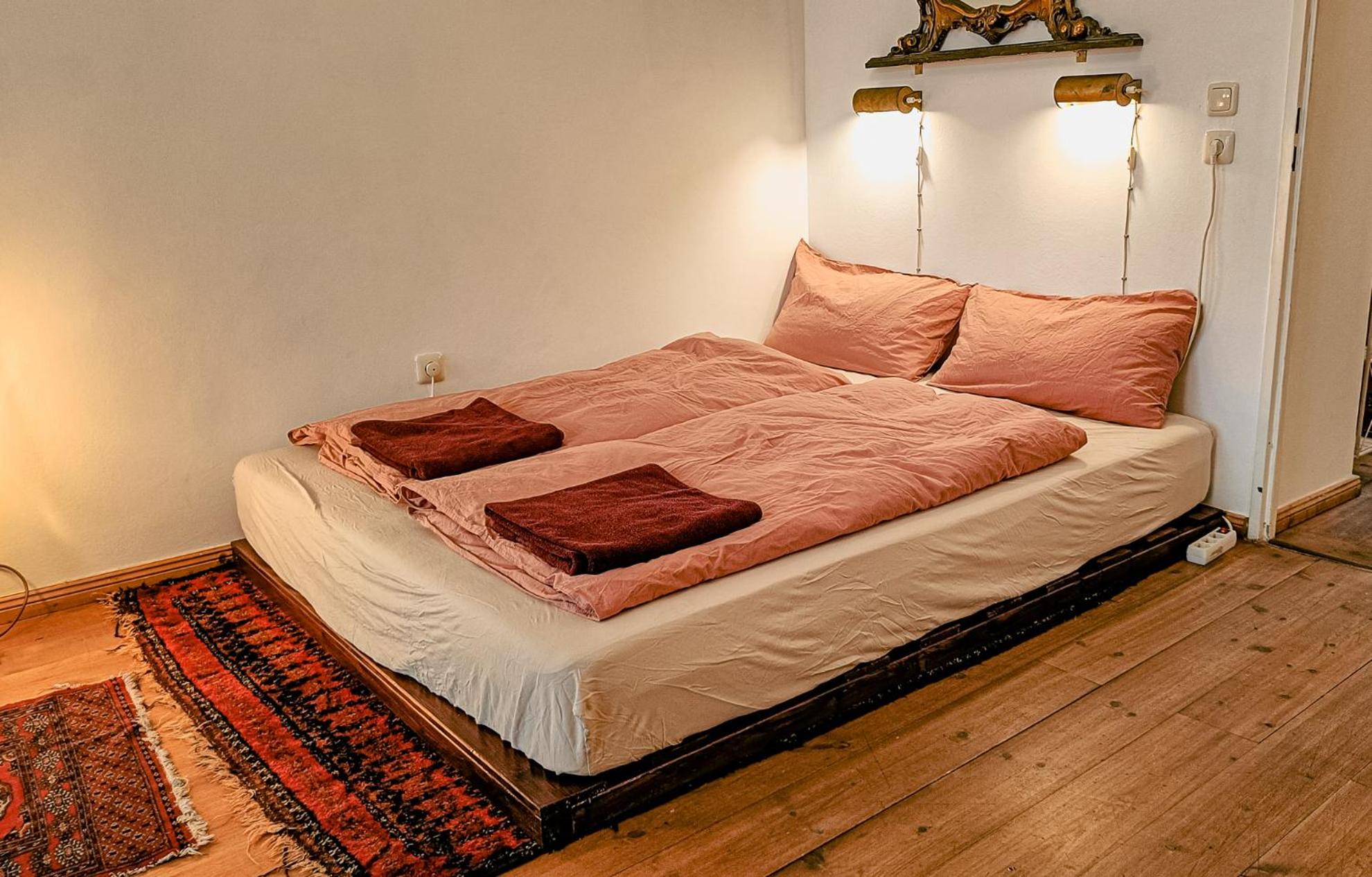 Huge-Elegant-Art 5 Beds Flat in Schöneberg
