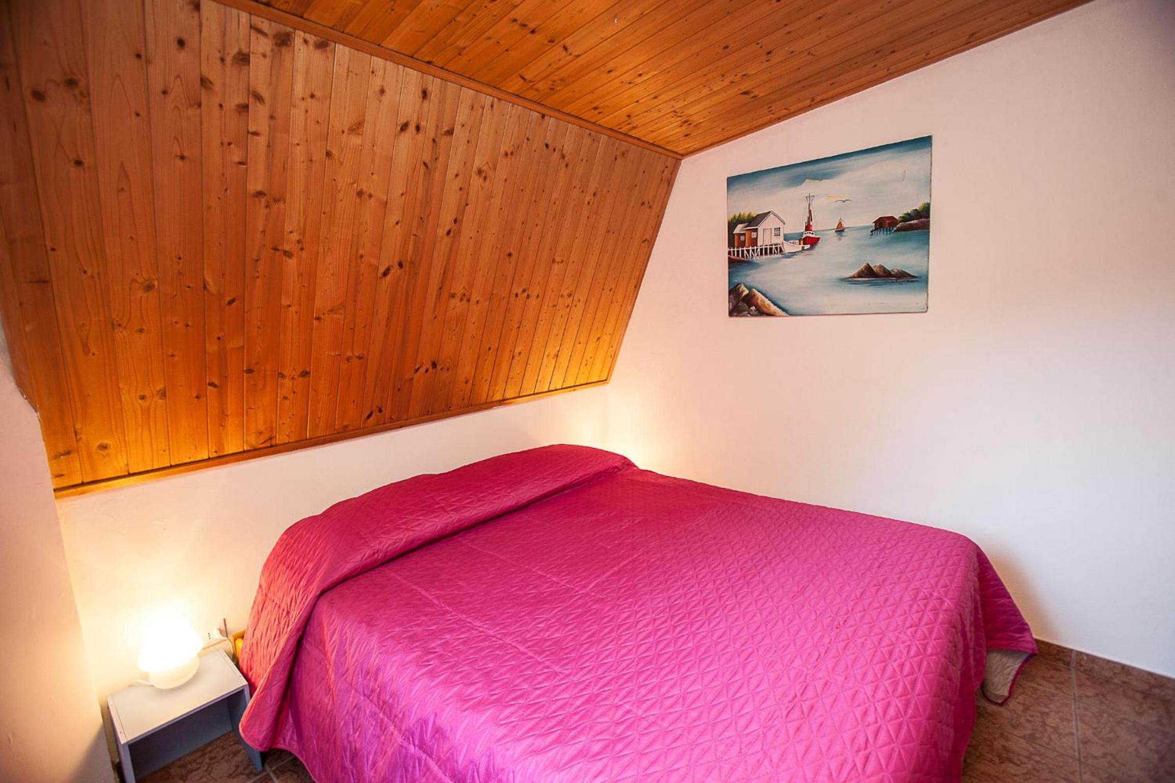 Fantastic three-room penthouse with private garden view 2