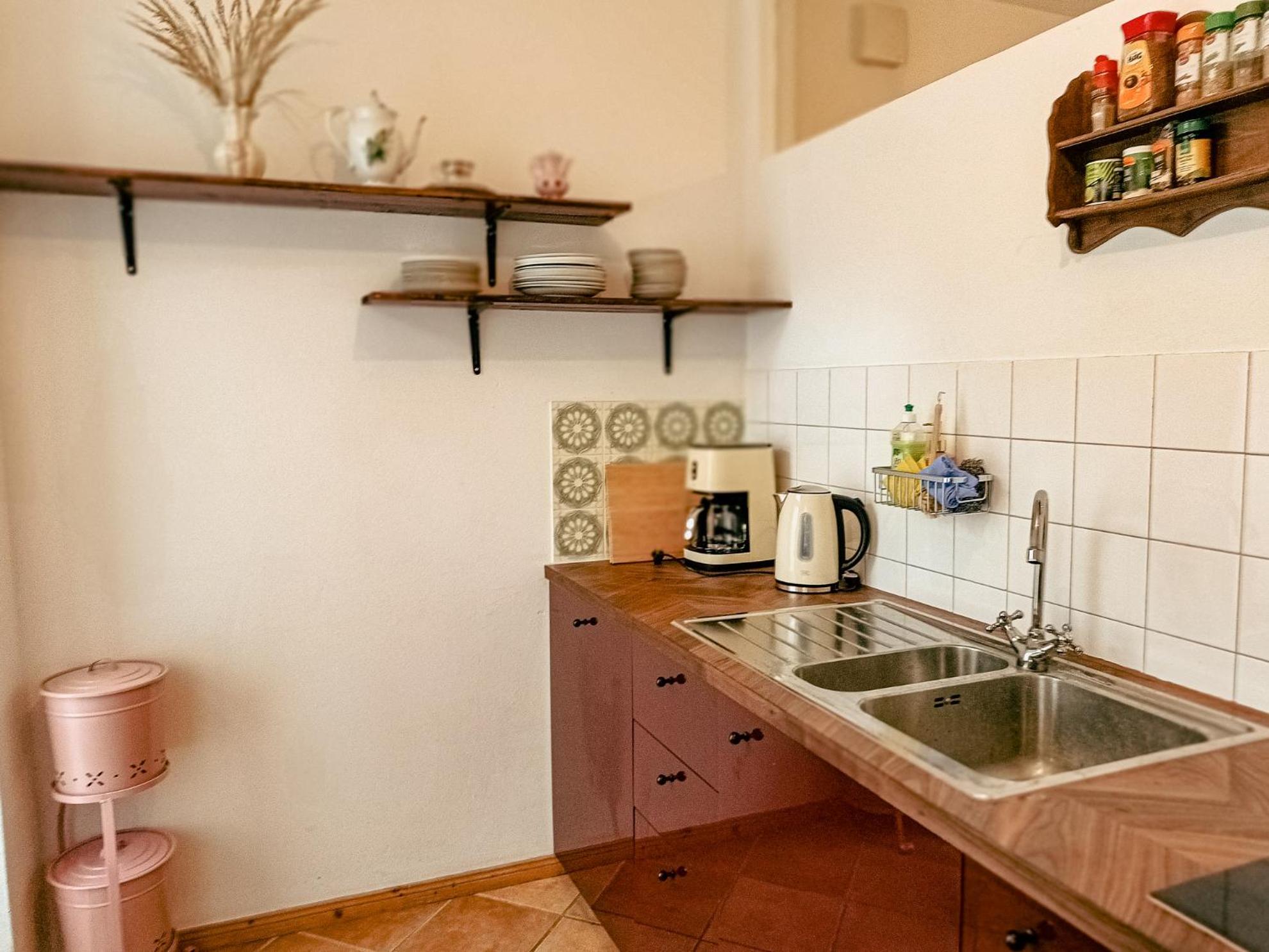 Huge-Elegant-Art 5 Beds Flat in Schöneberg