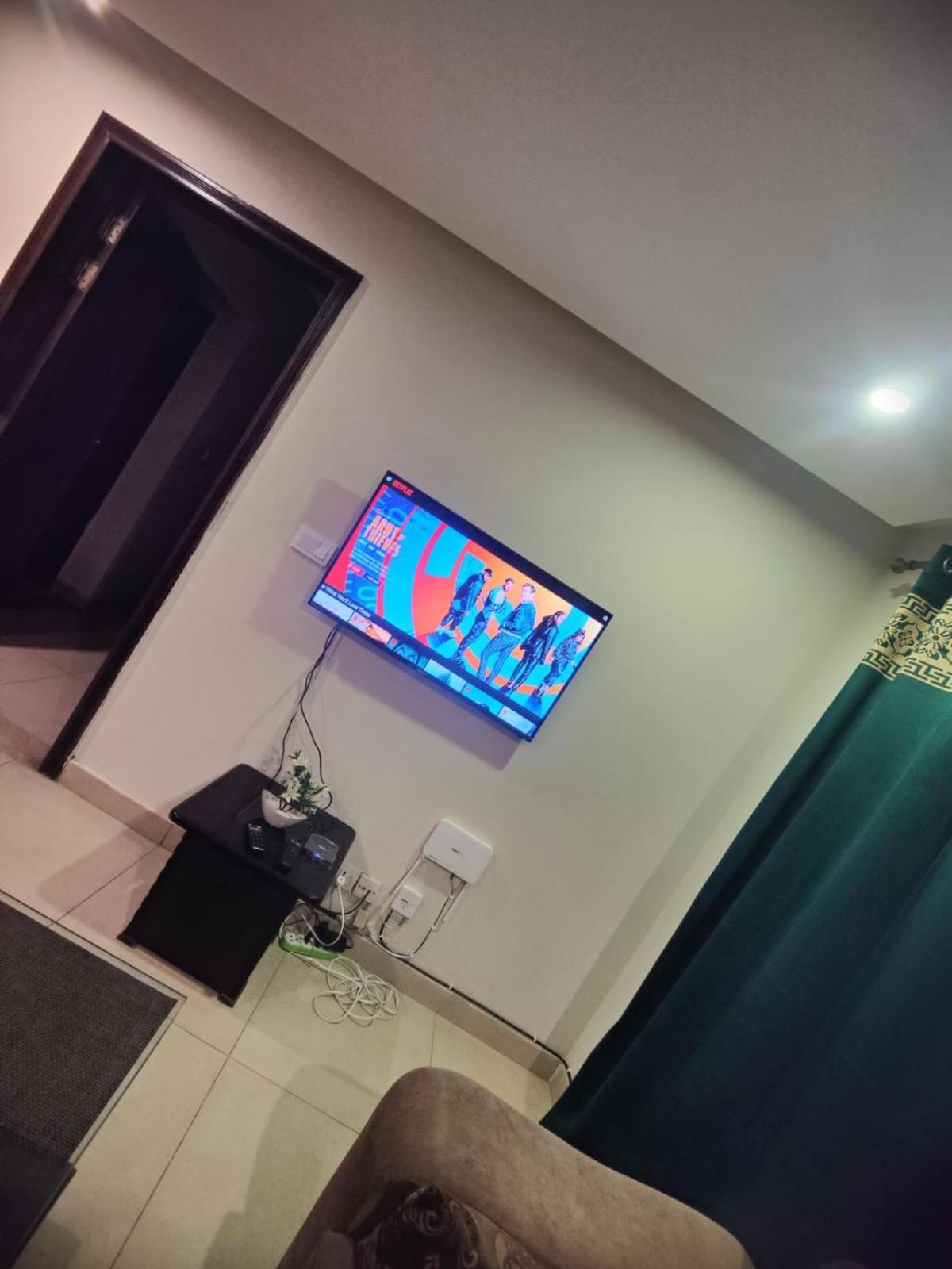 Urbanized Comfy Apartment view 5