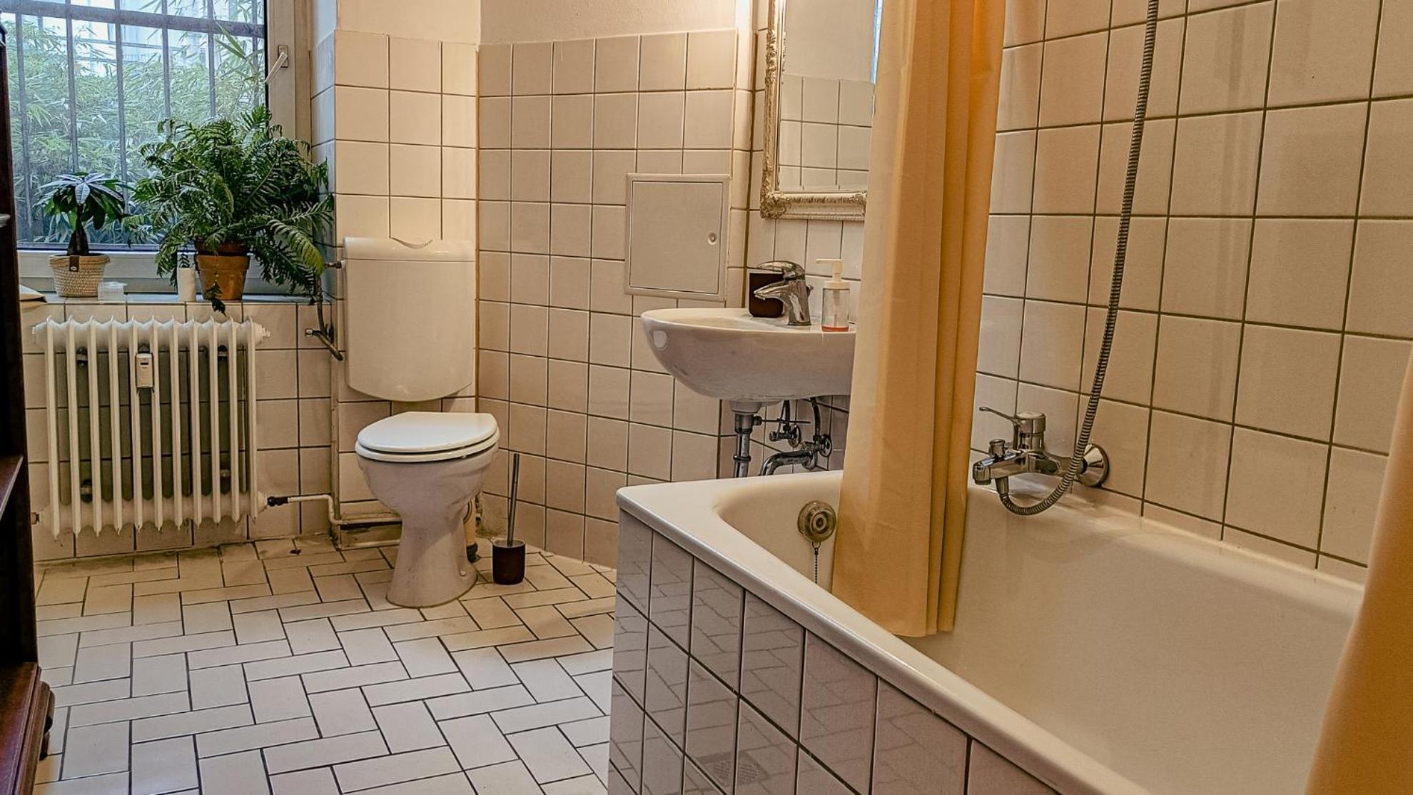 Huge-Elegant-Art 5 Beds Flat in Schöneberg