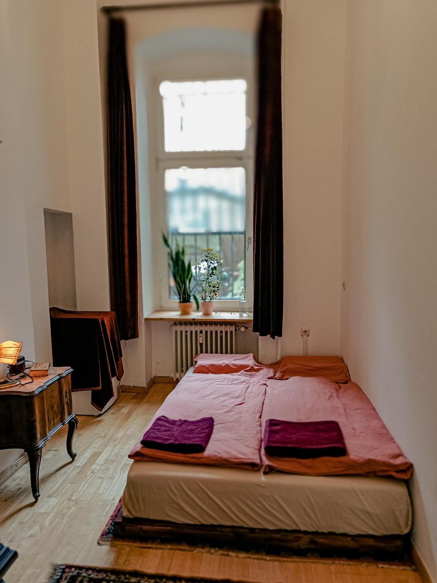 Huge-Elegant-Art 5 Beds Flat in Schöneberg