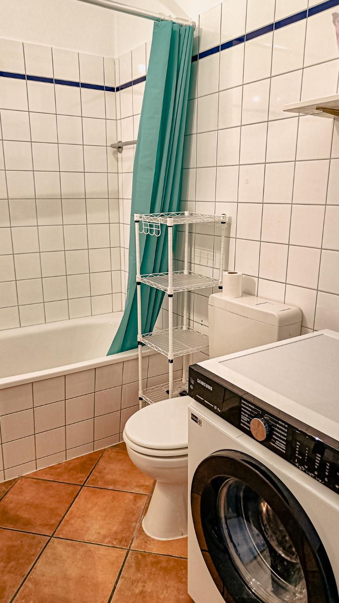 Huge-Elegant-Art 5 Beds Flat in Schöneberg