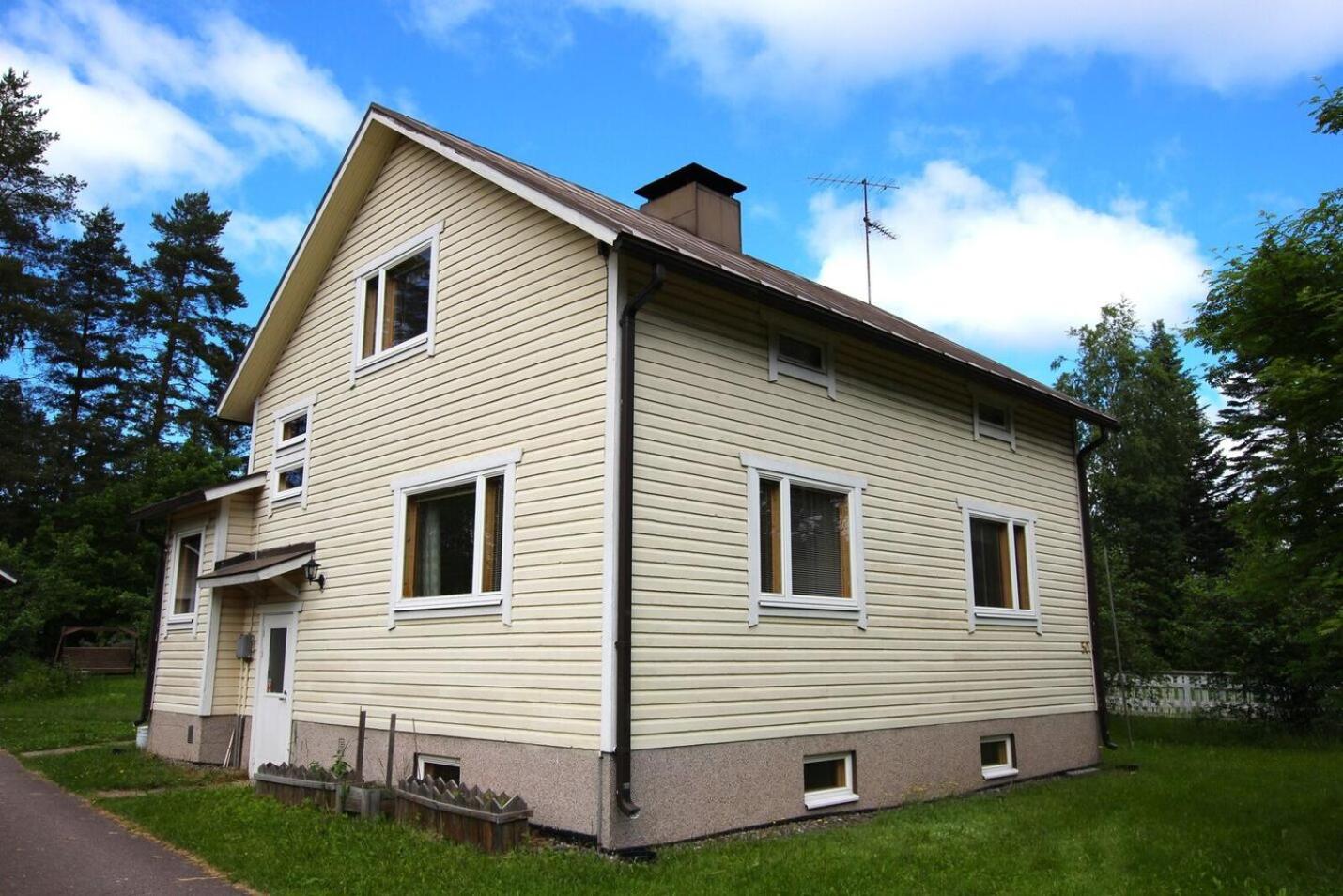 Nordic artist house & atelier view 2