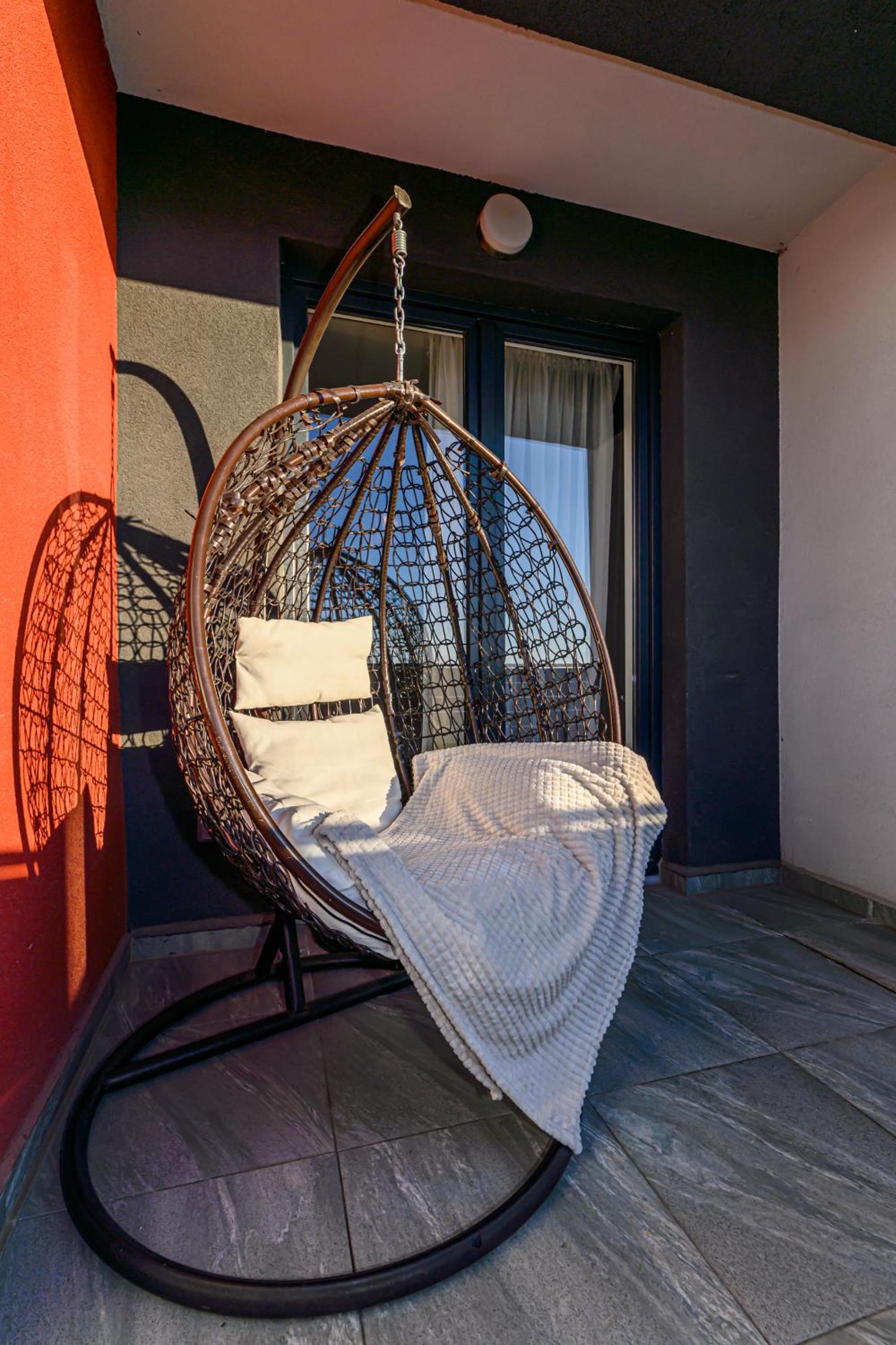 KOA - Sunlight Apartment view 4
