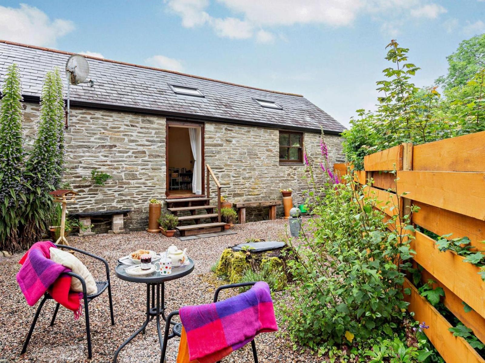 Tiptoe Barn view 5