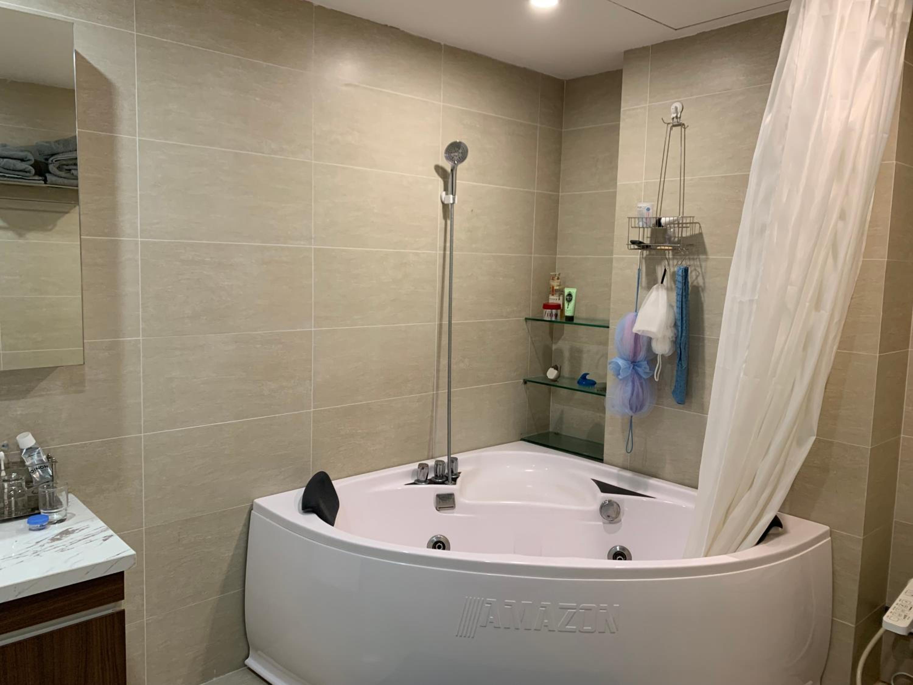 Bao Chau Apart