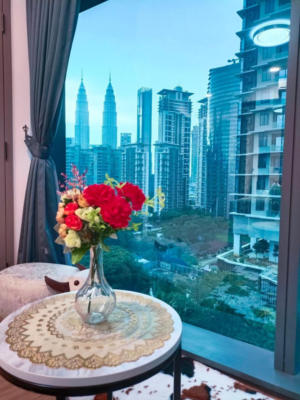 Sky Suites KLCC By NTR Resources