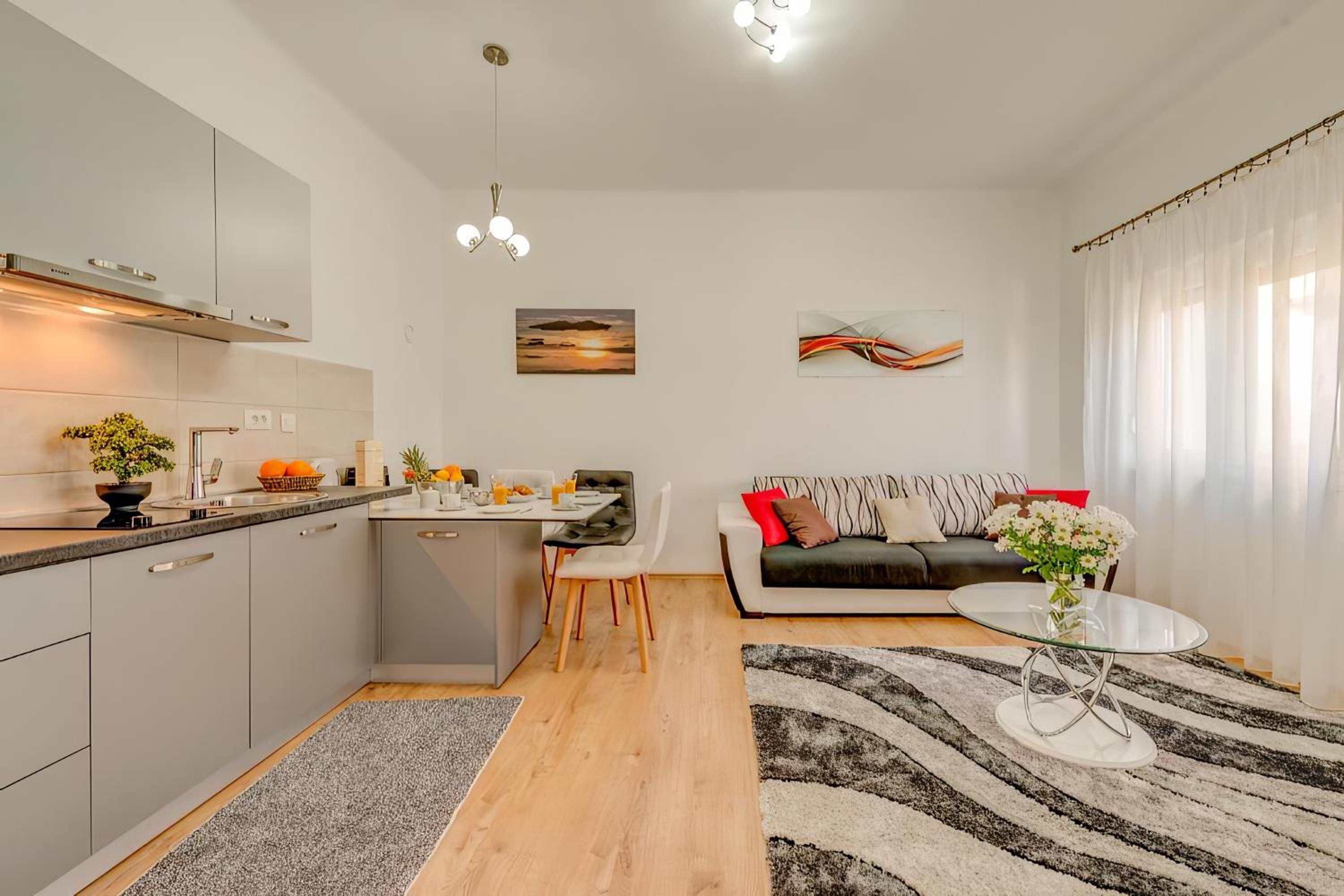 Happy Home - Rental Residence view 5