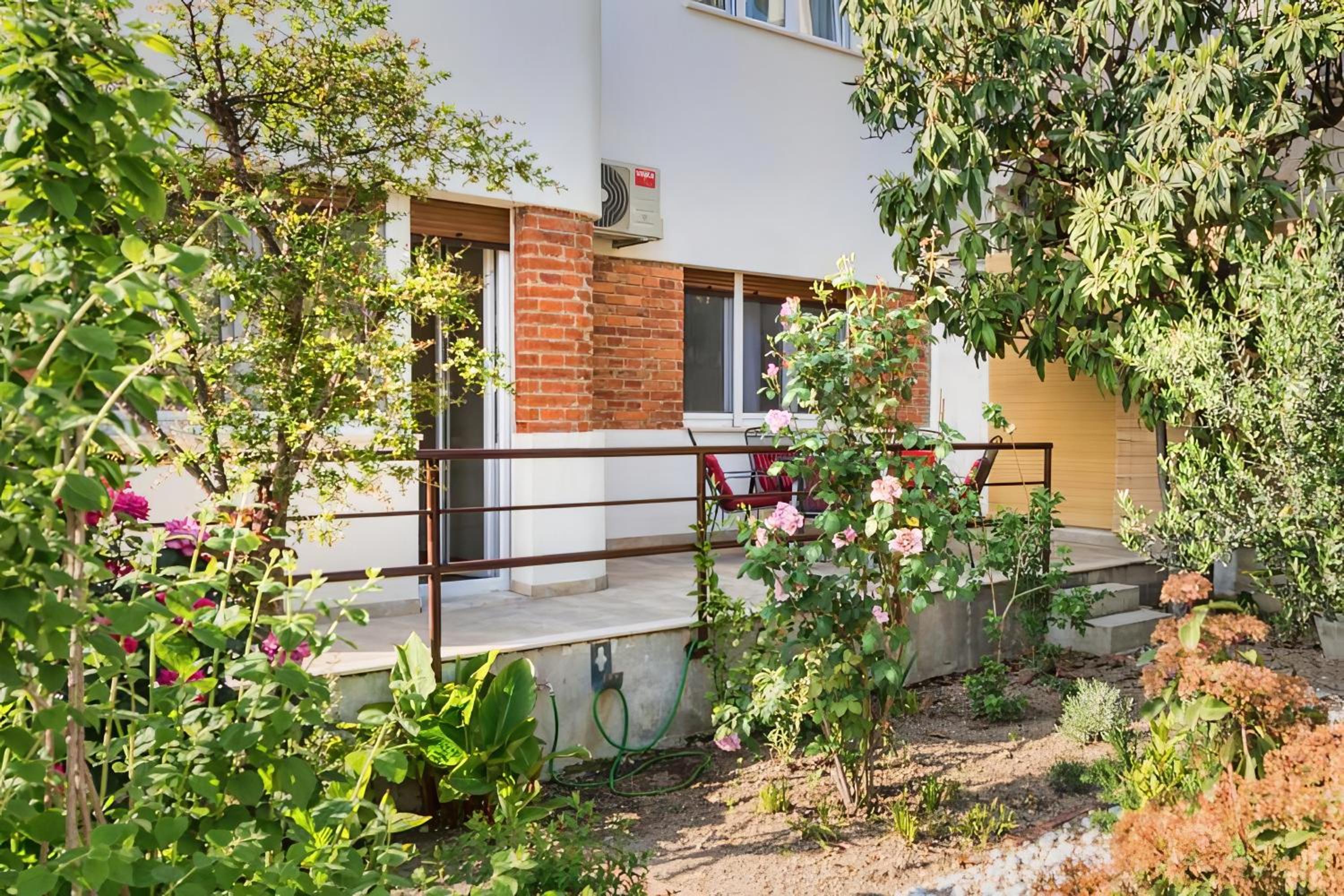 Happy Home - Rental Residence view 3