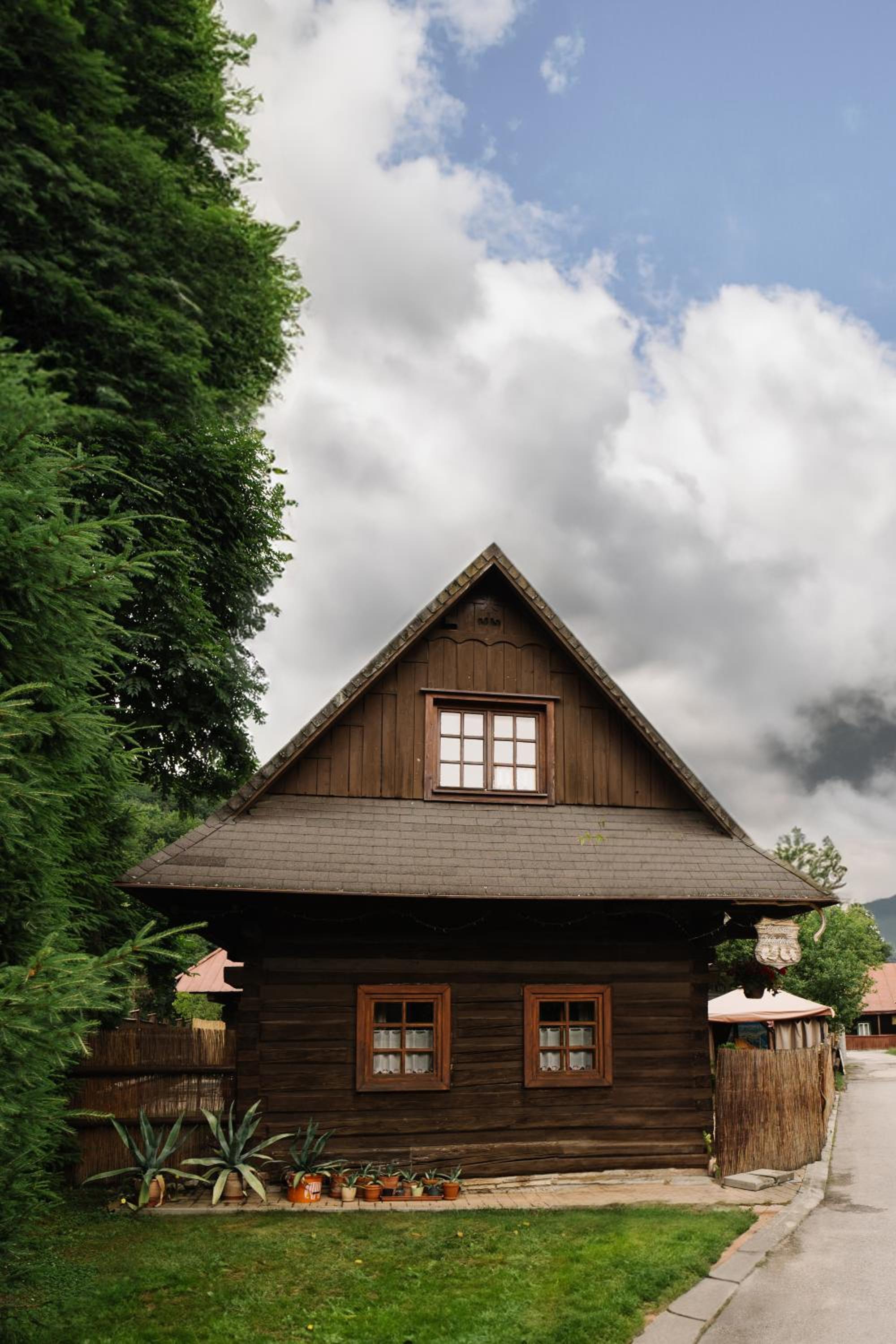 Tradičné Dreveničky Holúbkovia v Terchovej I Malá Fatra I Jánošíkové diery view 4