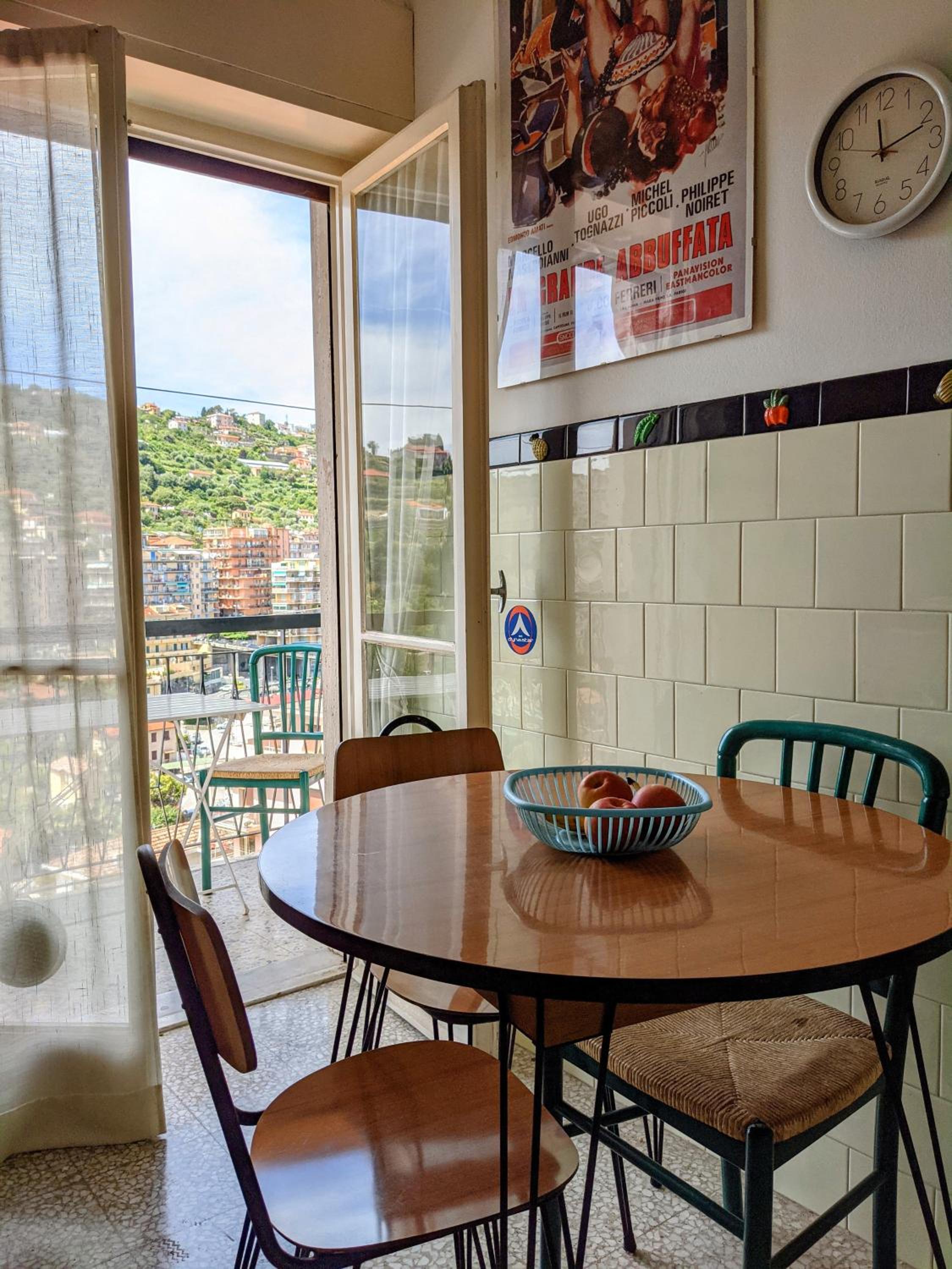 248 - Casa Amarcord - Appartamento vintage VISTA MARE e a pochi minuti dal centro di Sanremo view 4