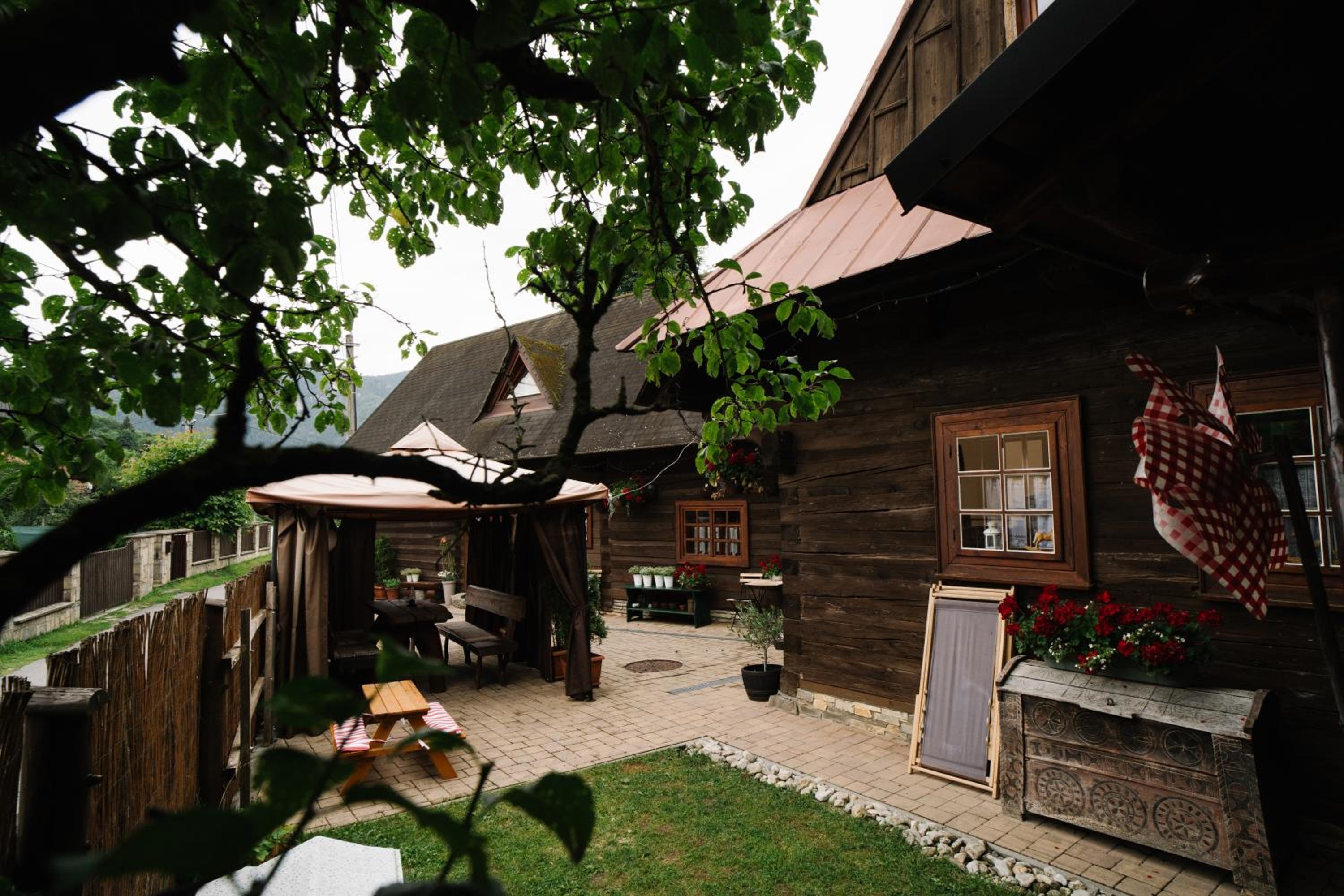 Photo 12