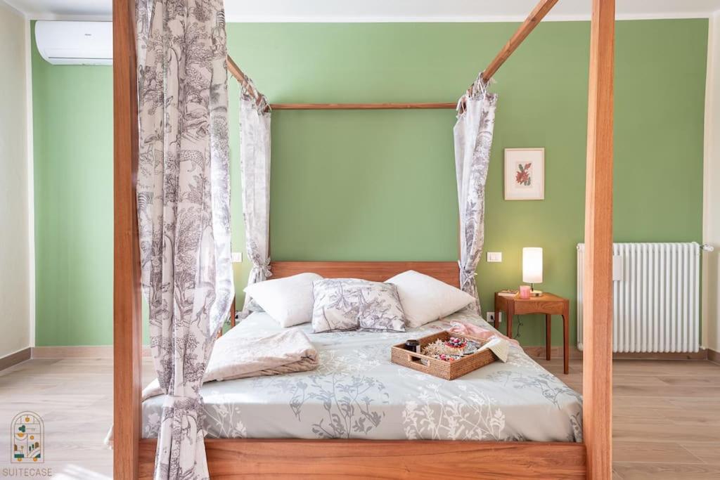 Il Sogno, Luxury Apartment in Piazza Napoleone view 3