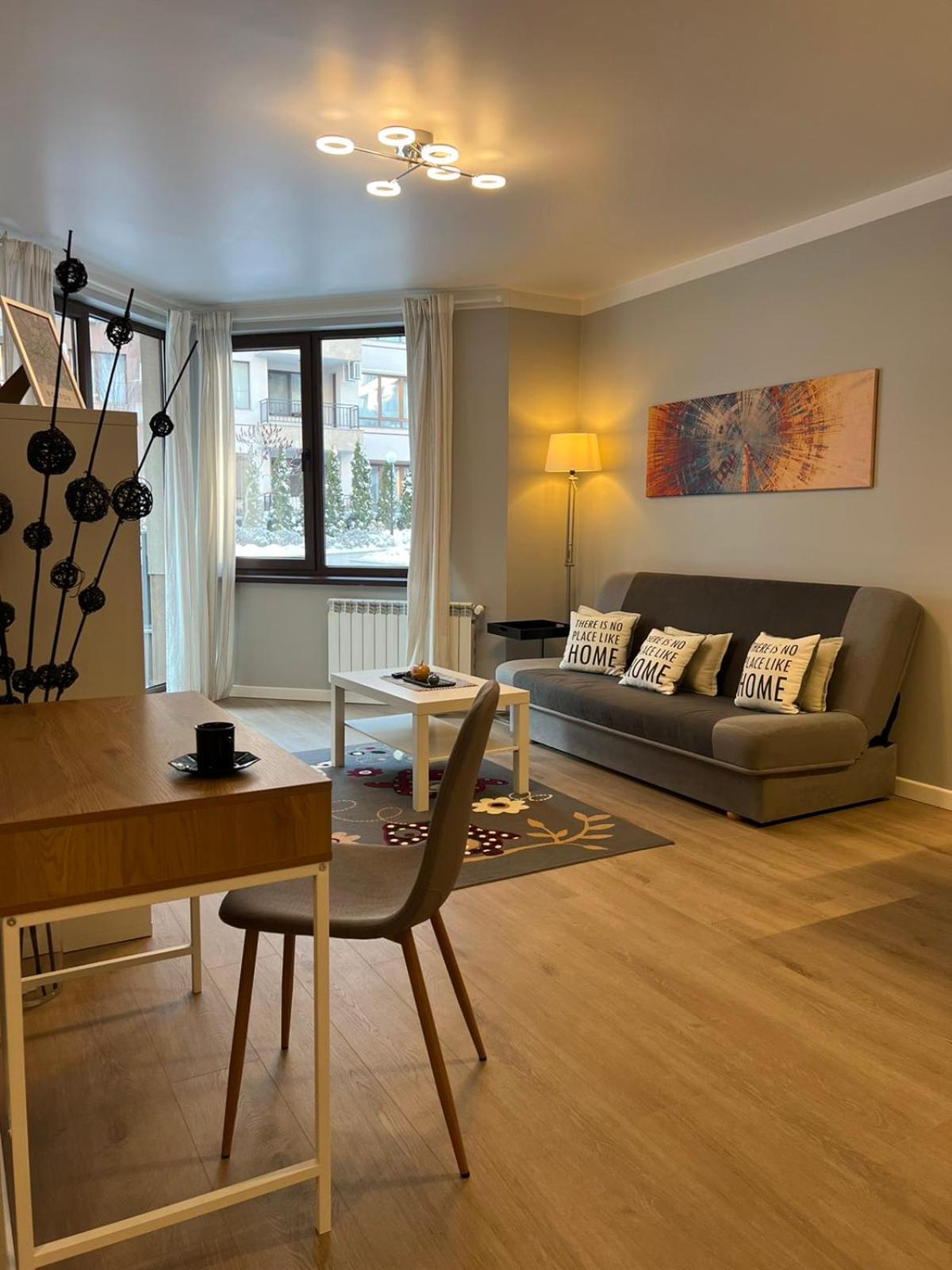 Boston Cozy Elegant Family Apt w Parking Near NSA